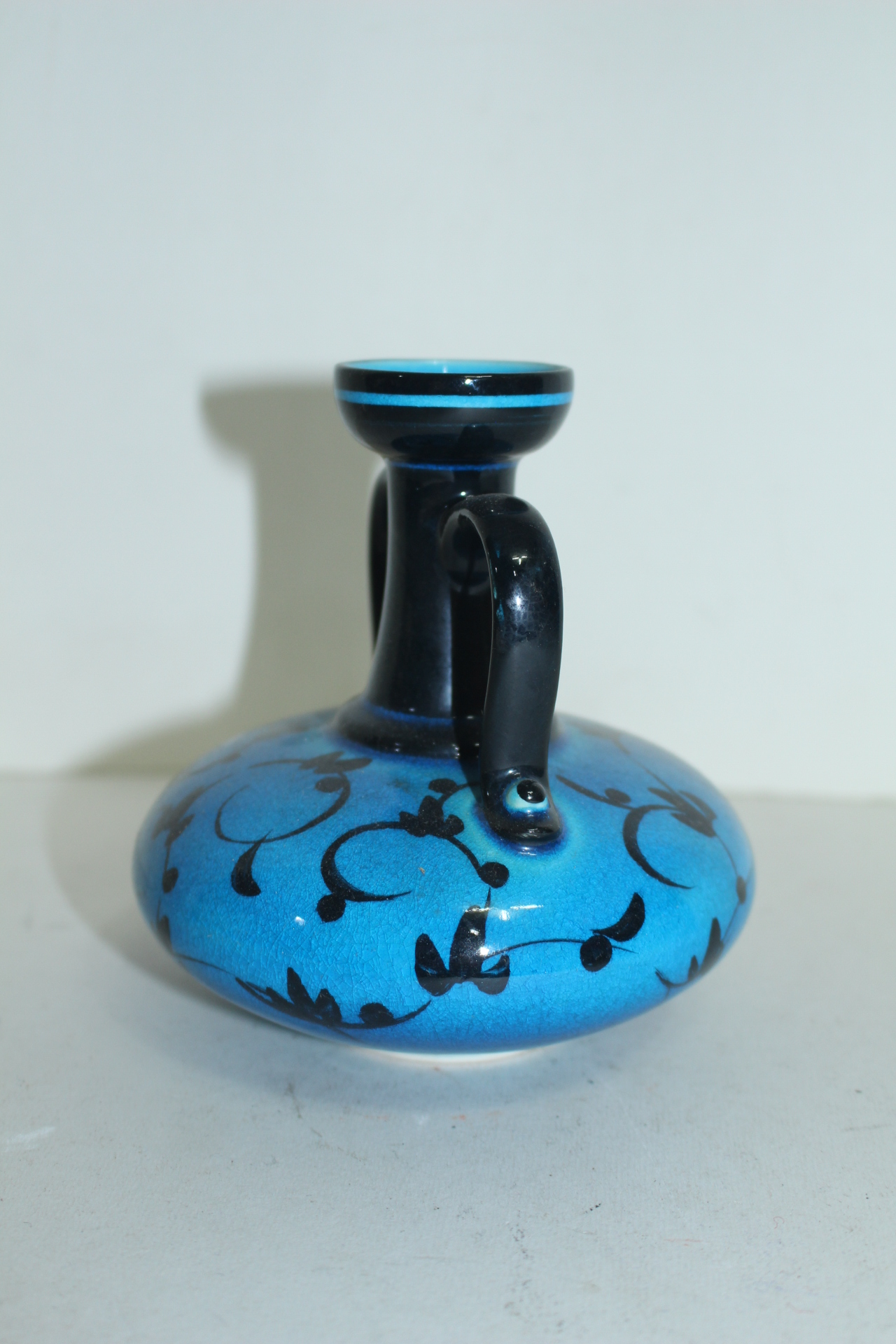 청록청자 흑채화문 이귀호