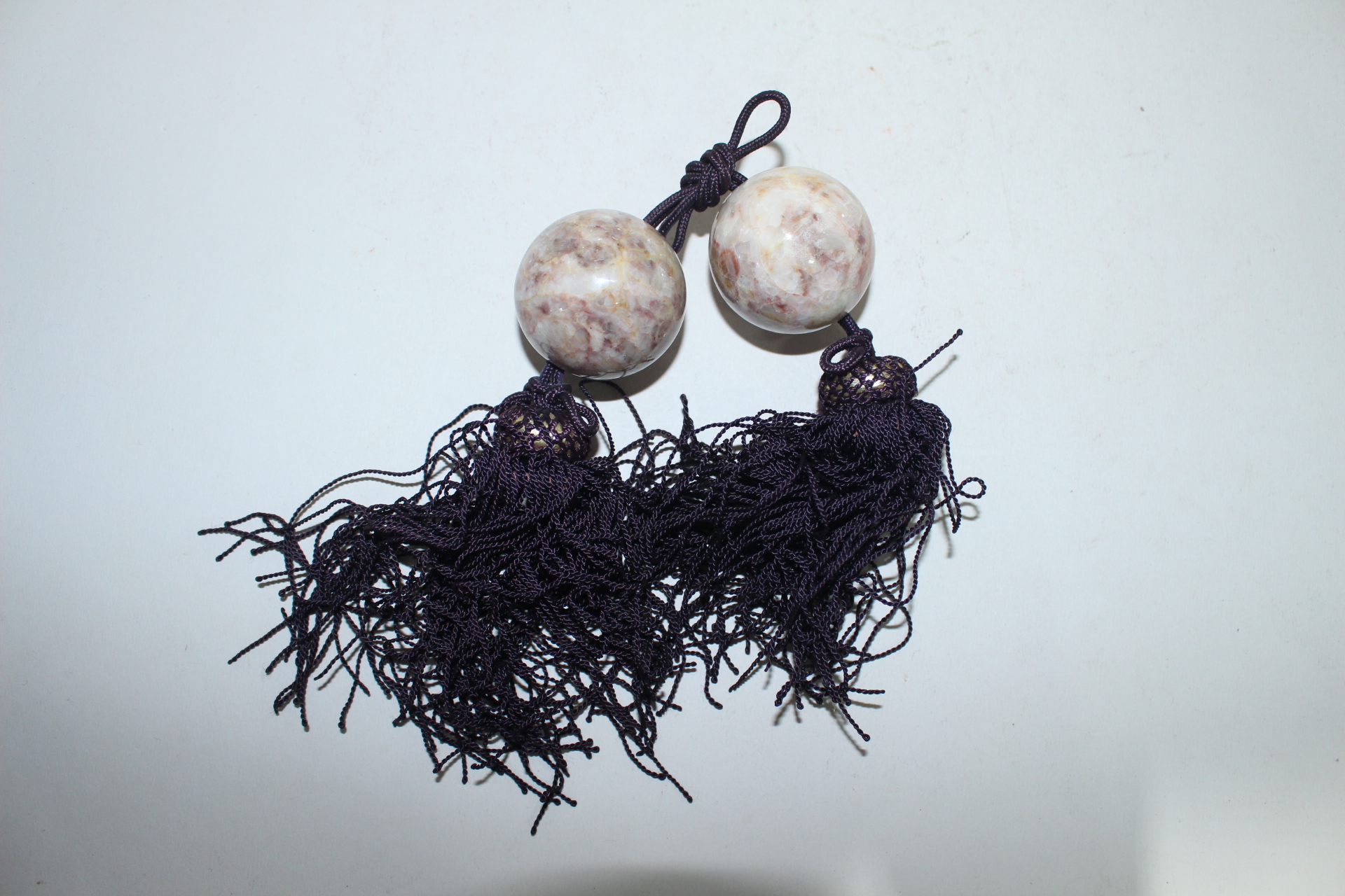 문양이 좋은 옥돌로된 추(풍진) 1쌍