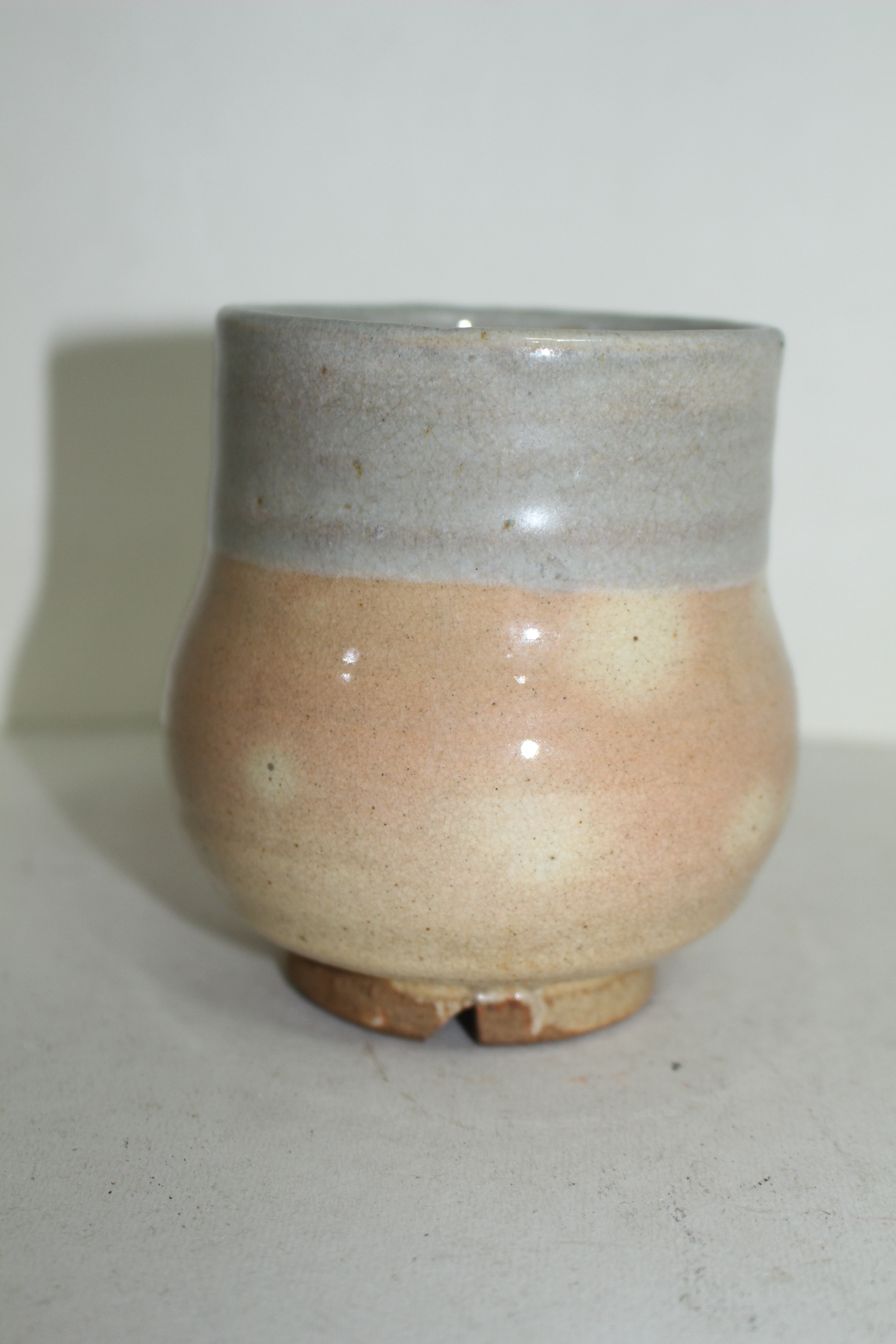 연대가좋은 청자 굽따인 잔