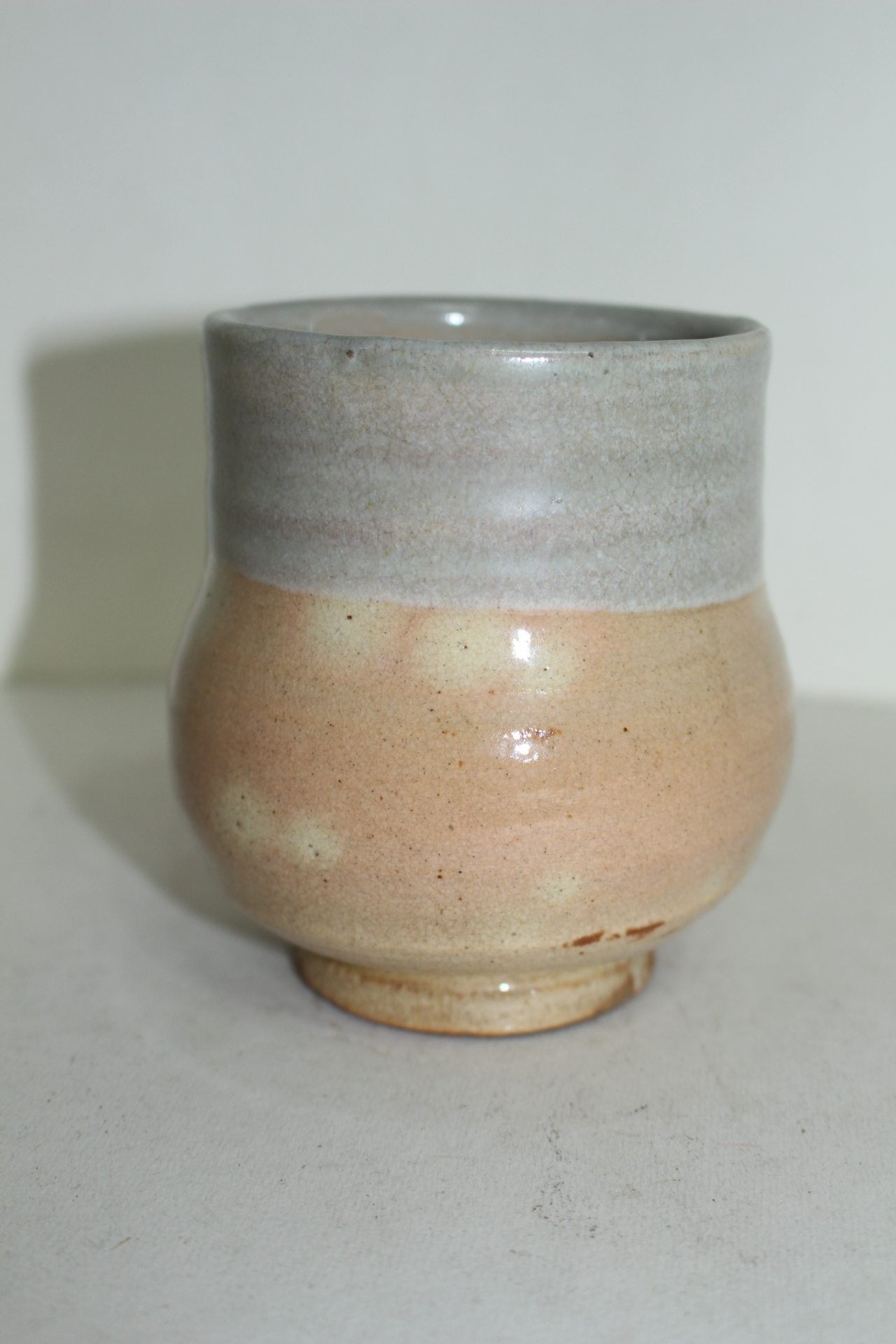 연대가좋은 청자 굽따인 잔