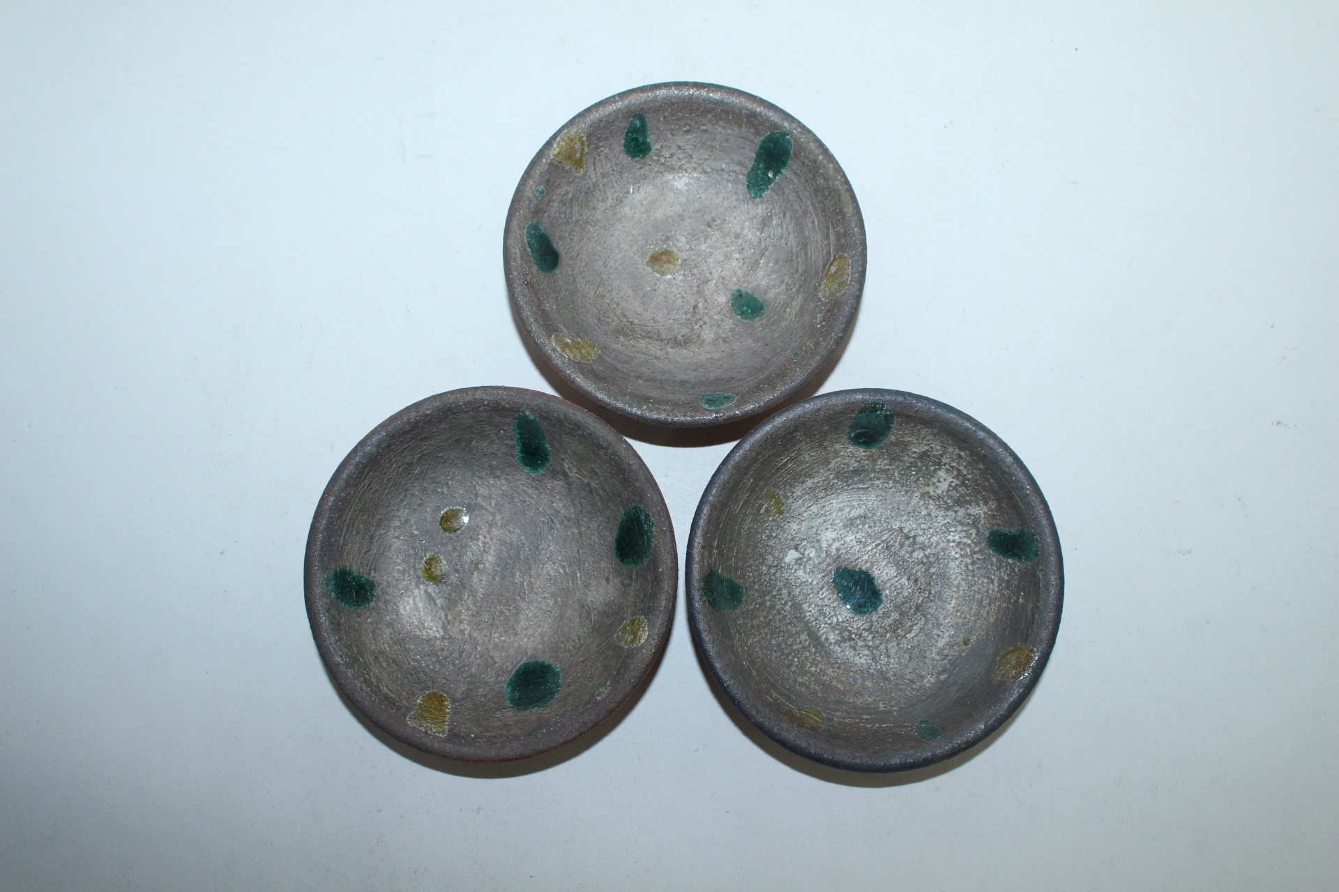 연대가좋은 청자완 3점