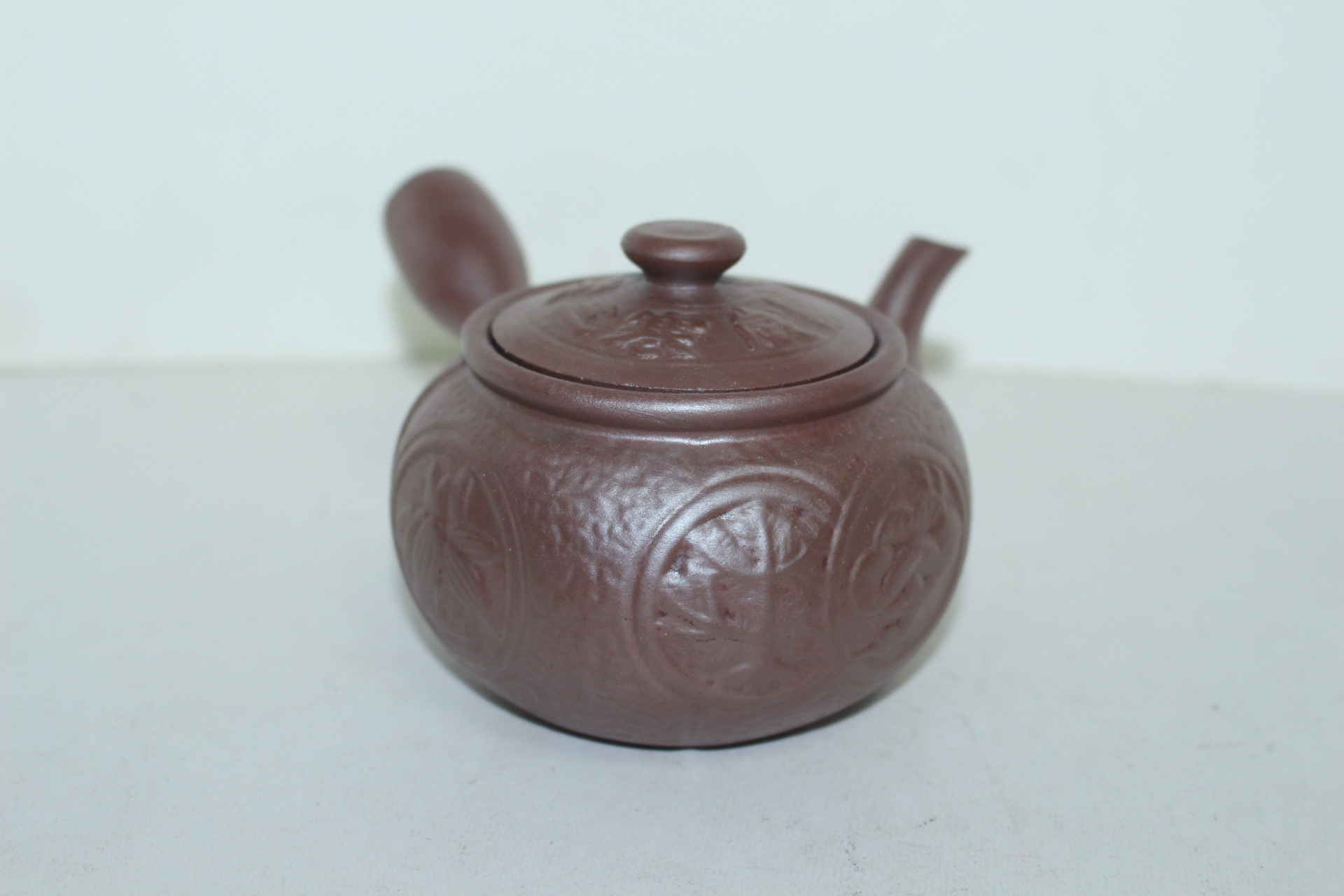 청자 자사도자기 양각화문 다관