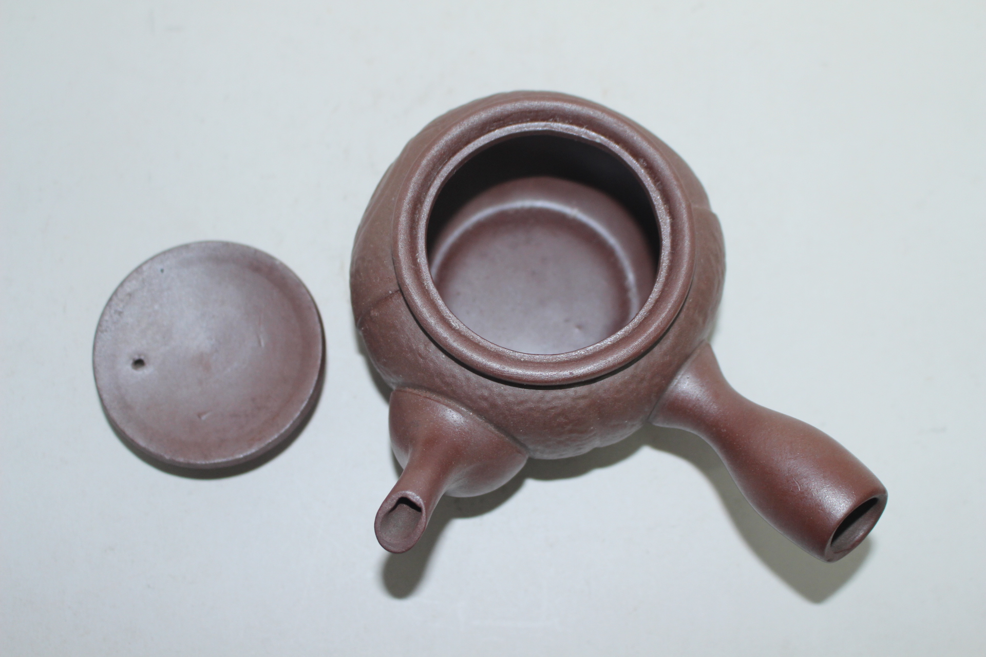 청자 자사도자기 양각화문 다관