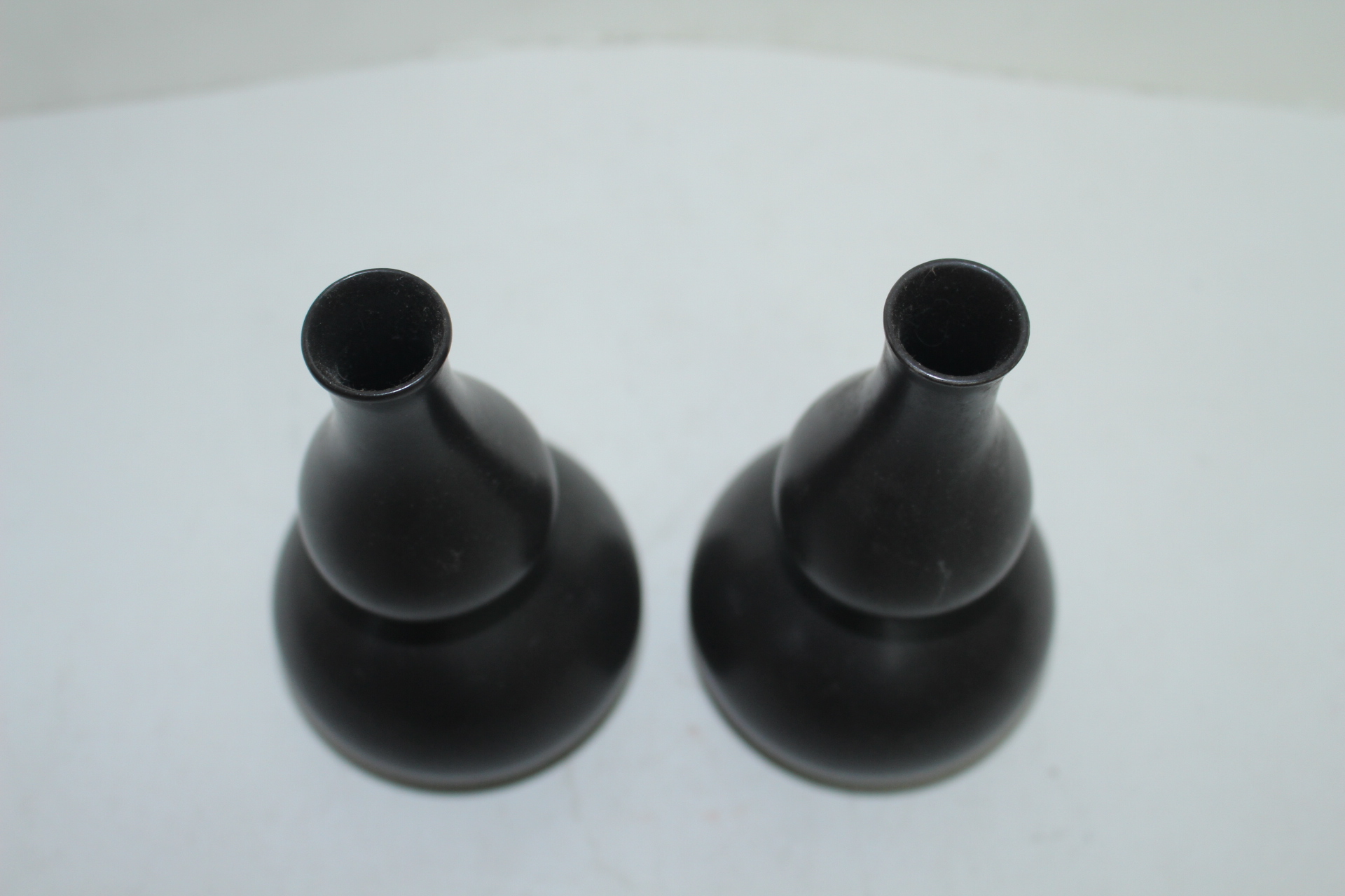 흑유청자 호리형 주병 2점