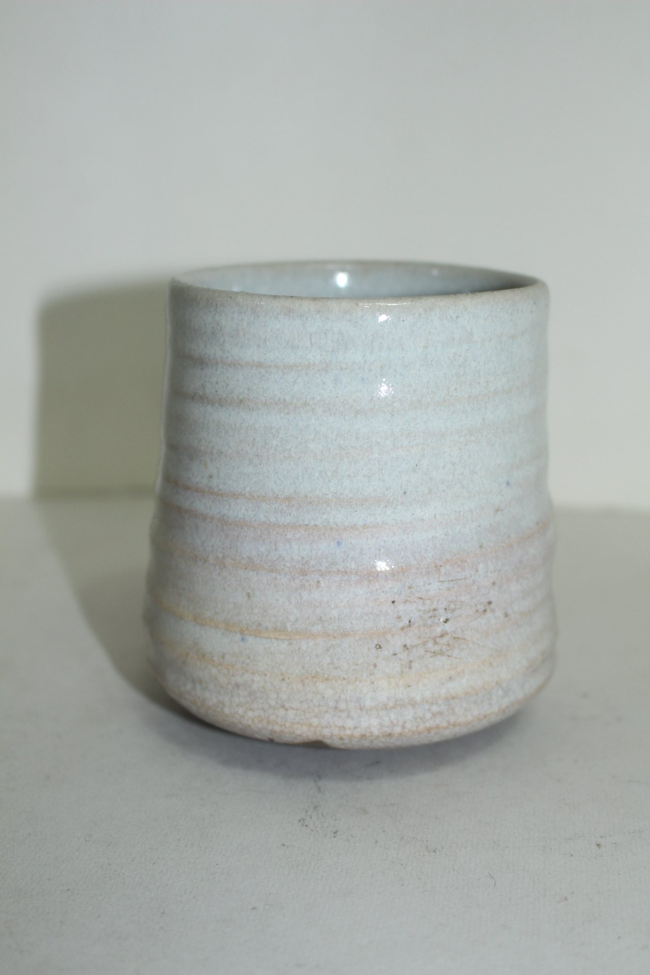 연대가좋은 청자 잔