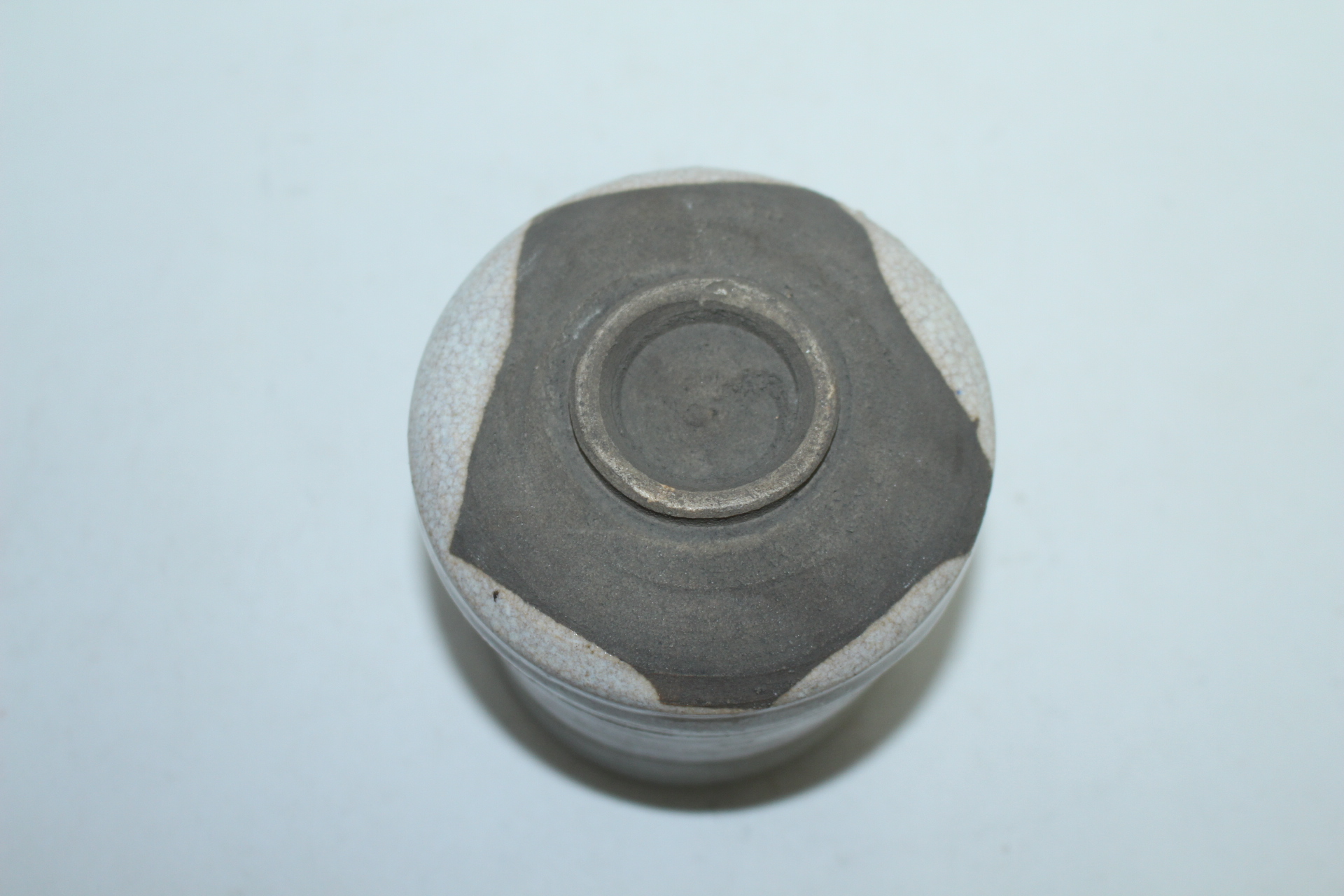 연대가좋은 청자 잔