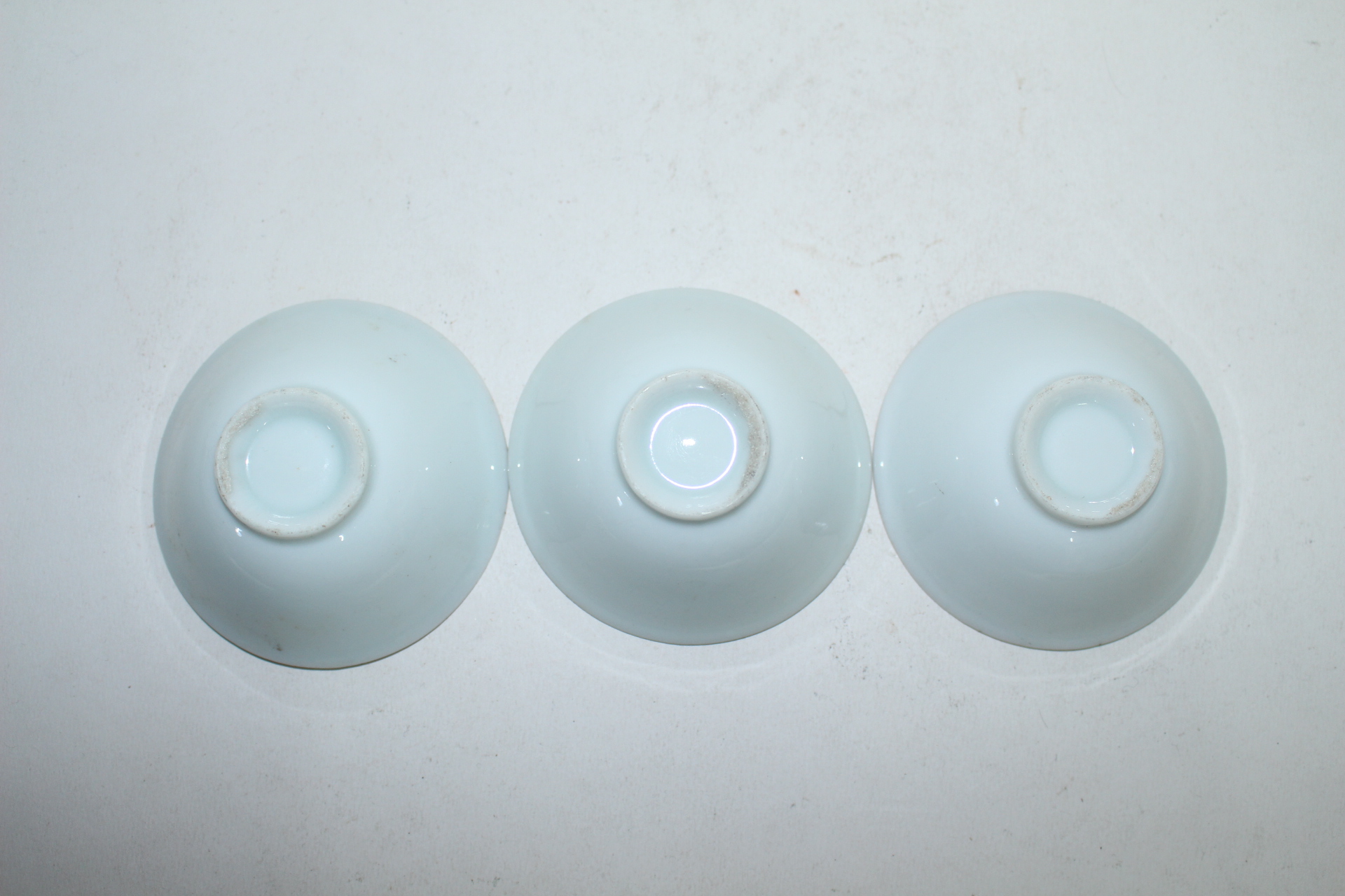 연대가좋은 철화백자금채거북학문 잔