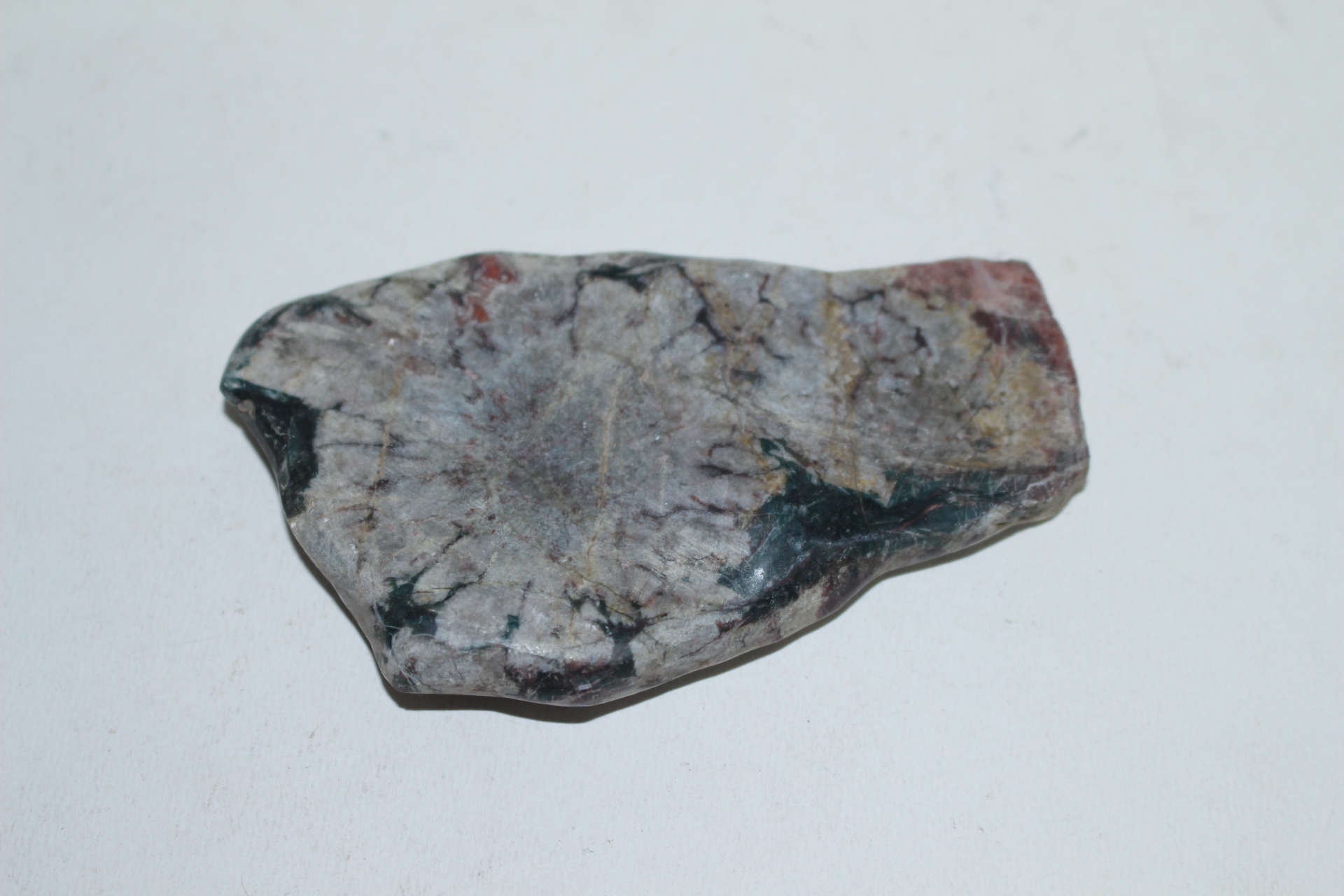 문양이 좋은 꽃돌 미석