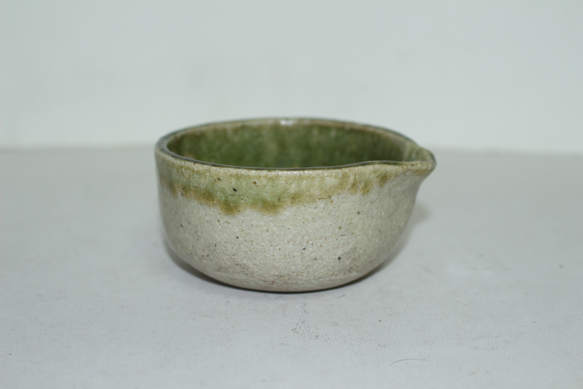 청자 유약흘림이 좋은 수구