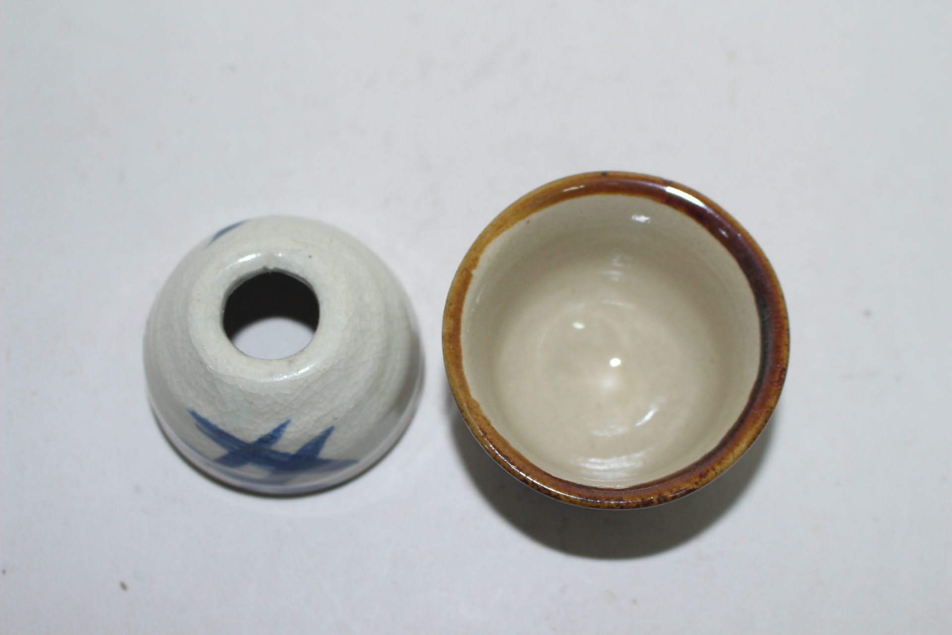 청화백자 차도구 와 청자진사화문 잔