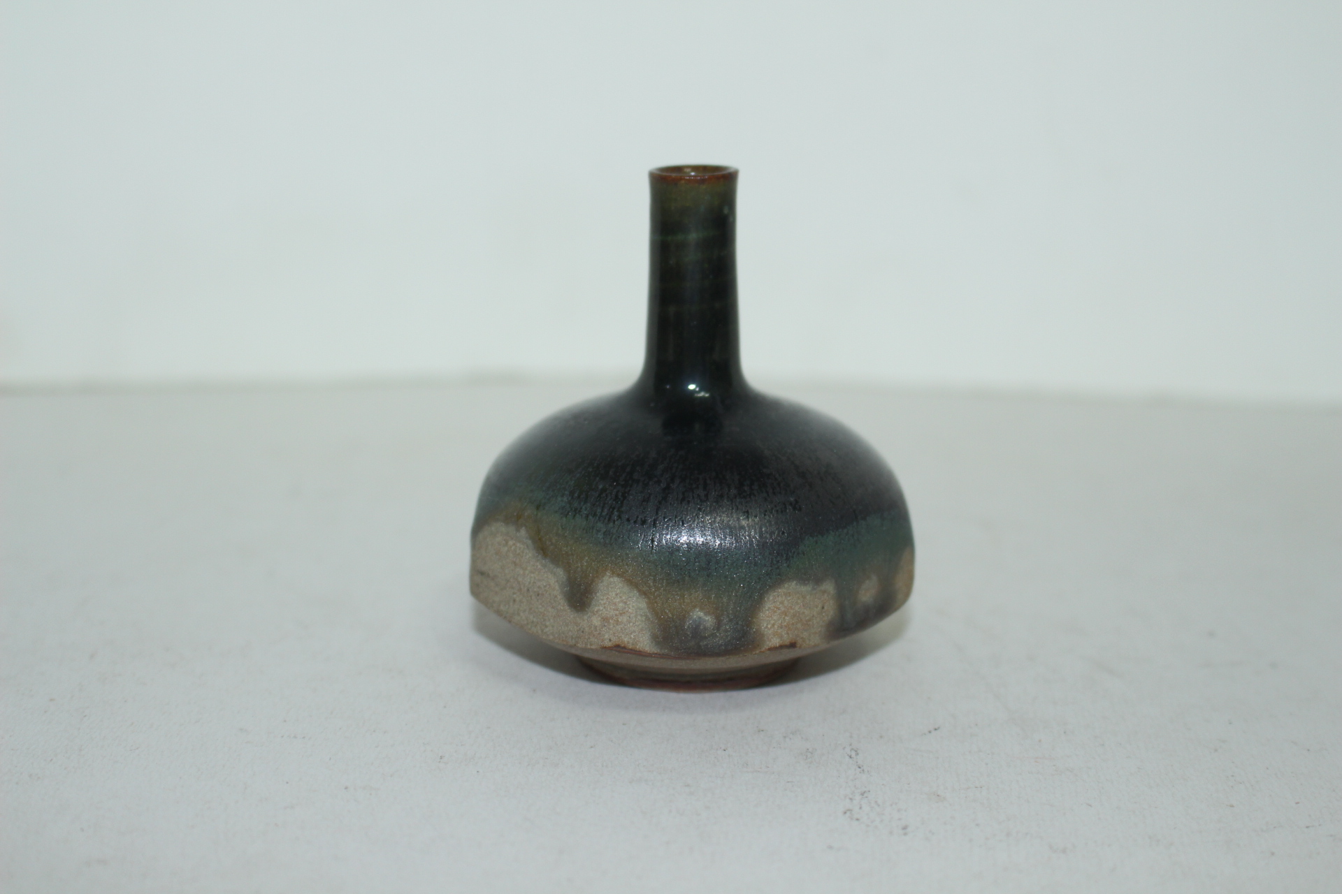 흑유청자 각진멘도리 소호