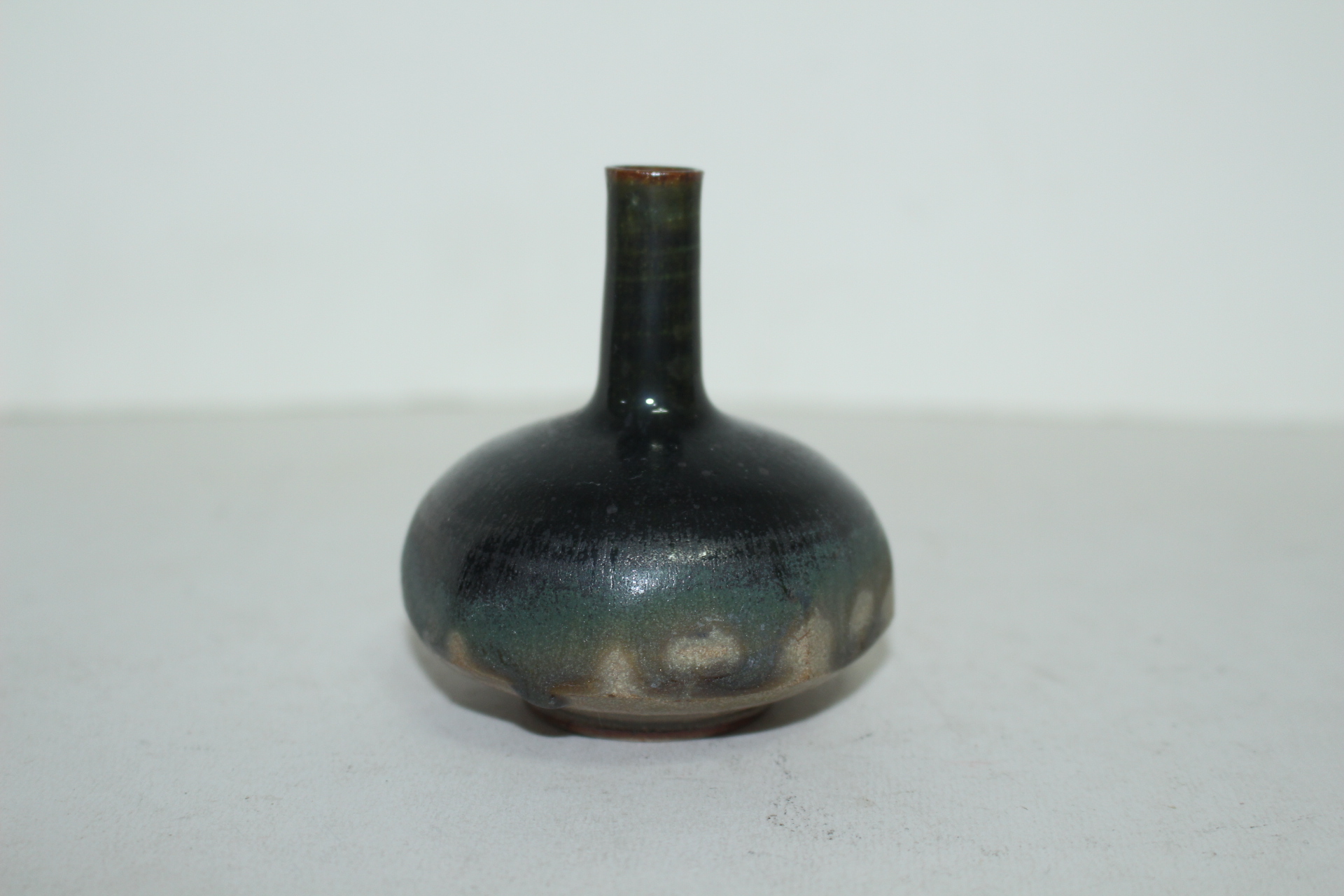 흑유청자 각진멘도리 소호