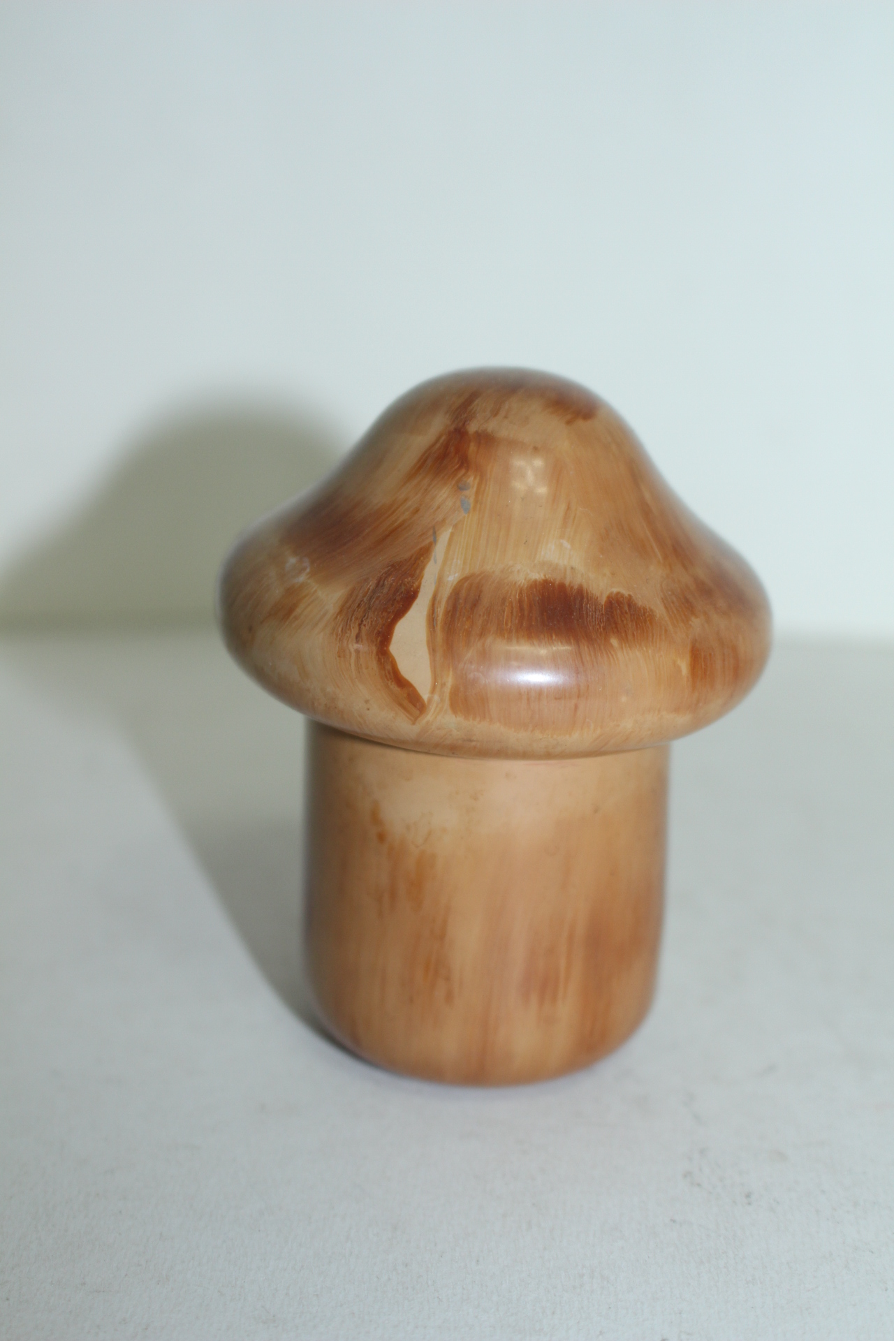 명품-나무에 옷칠이된 버섯모양 금채잔 셋트