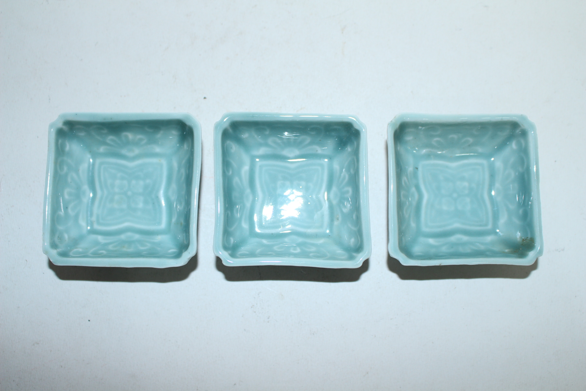 연대가좋은 청자 사각양각화문 완