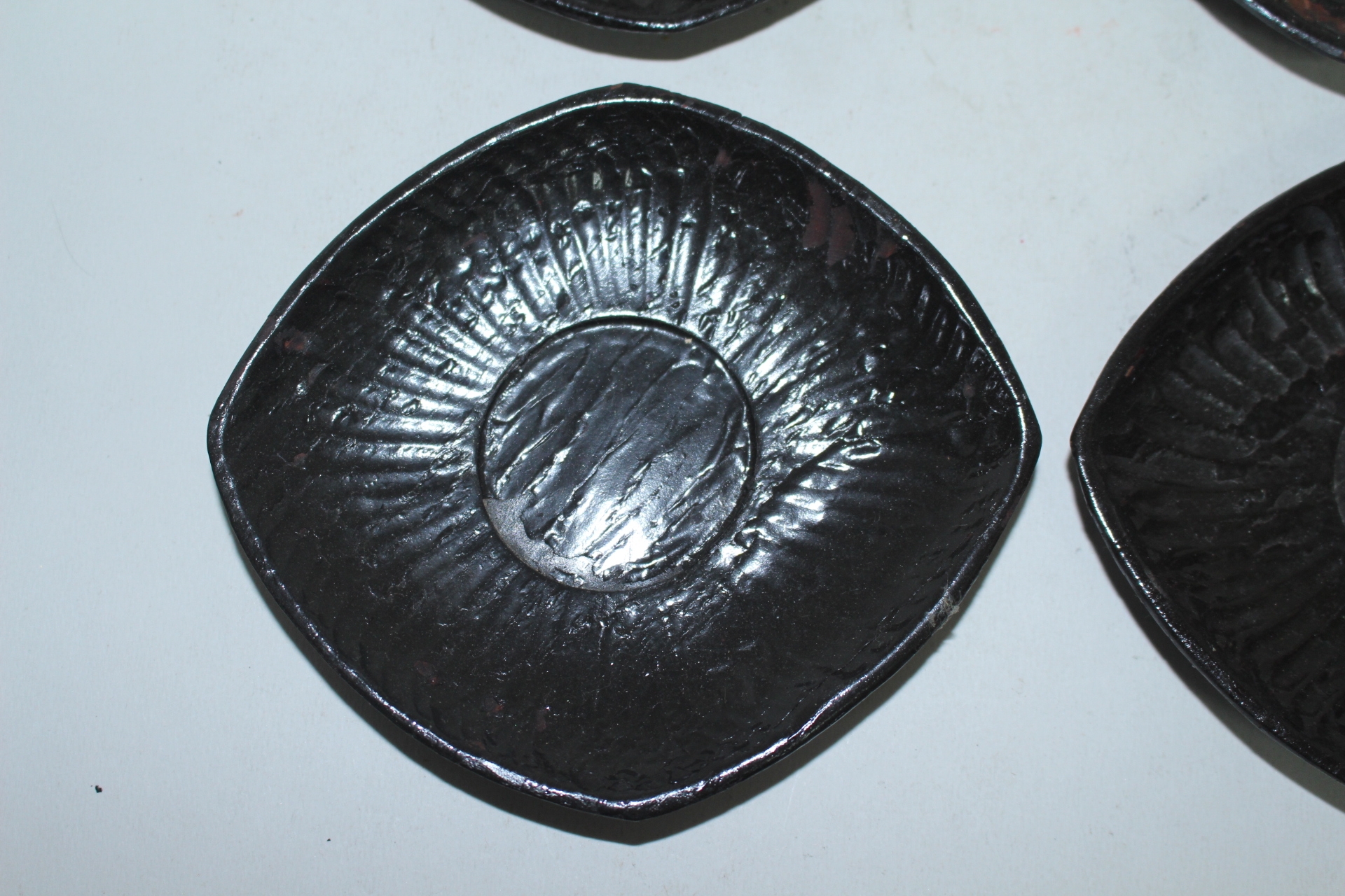 나무에 칠이된 차탁 4점