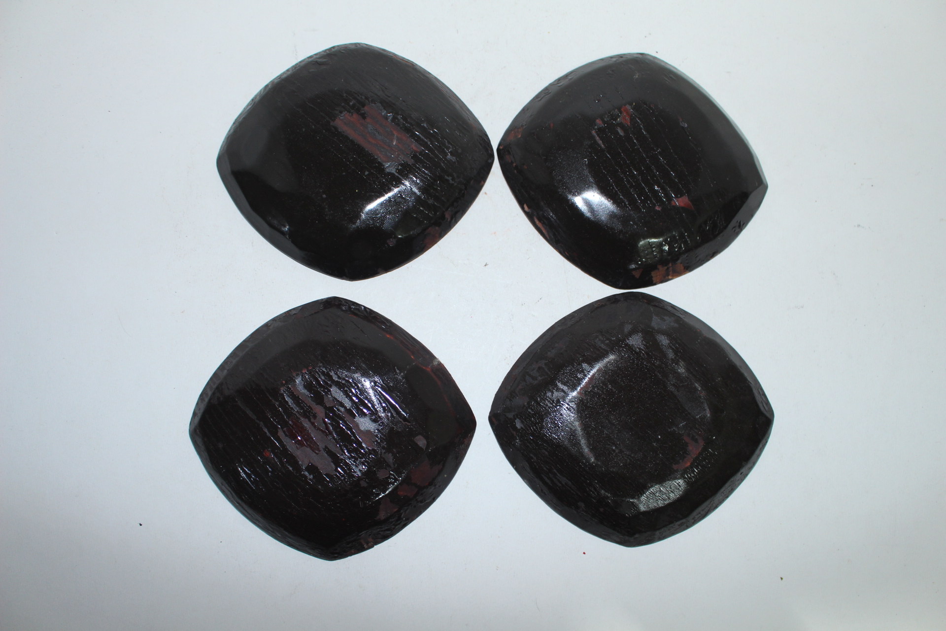 나무에 칠이된 차탁 4점