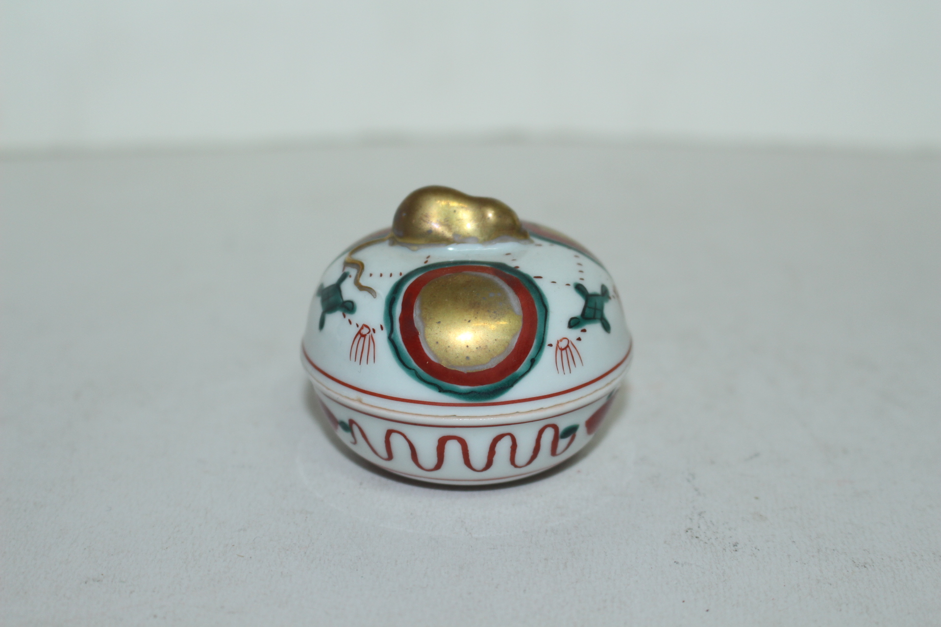 청화백자 진사금채동물문 향합