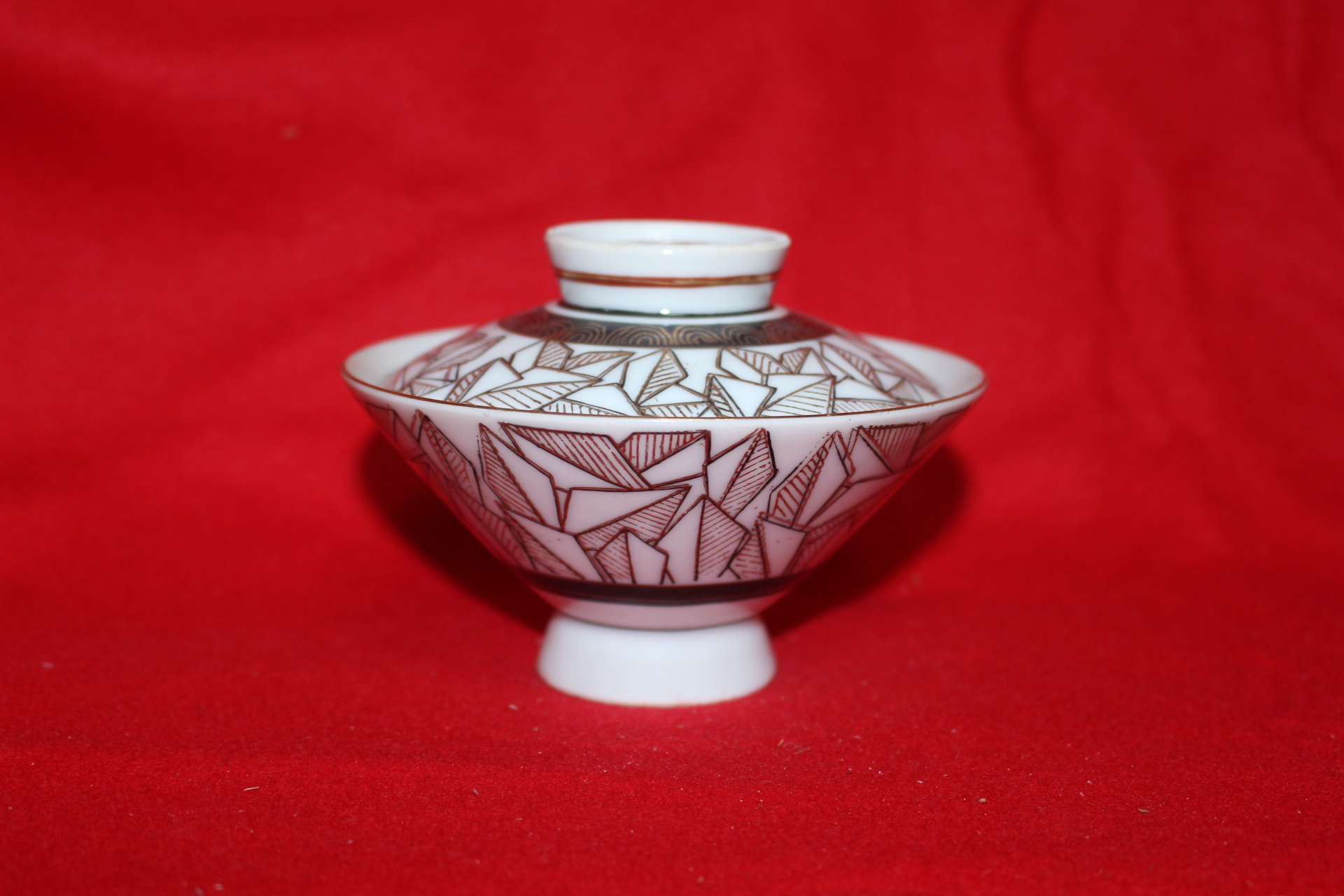 구다니 철화백자 추상문개완