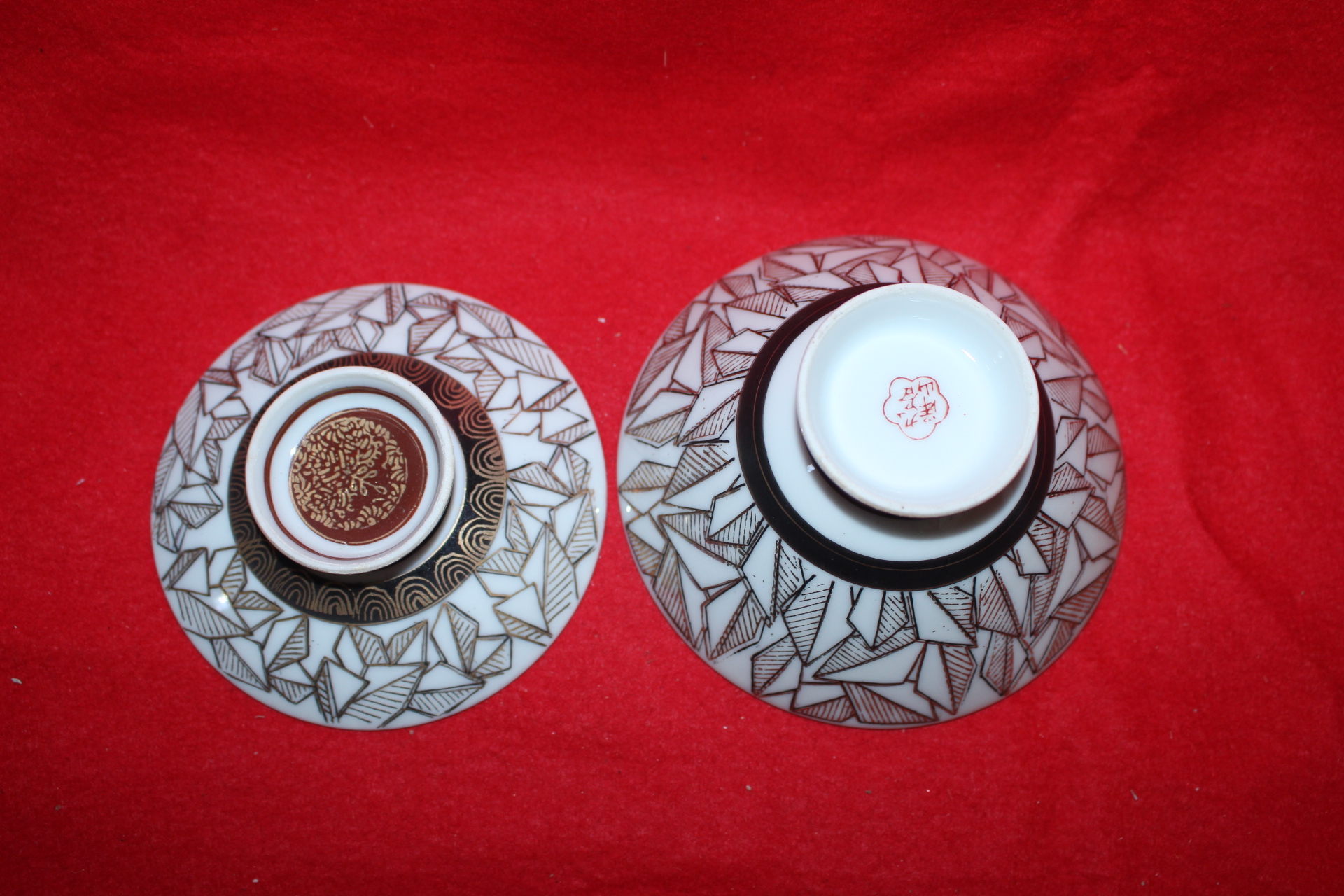 구다니 철화백자 추상문개완