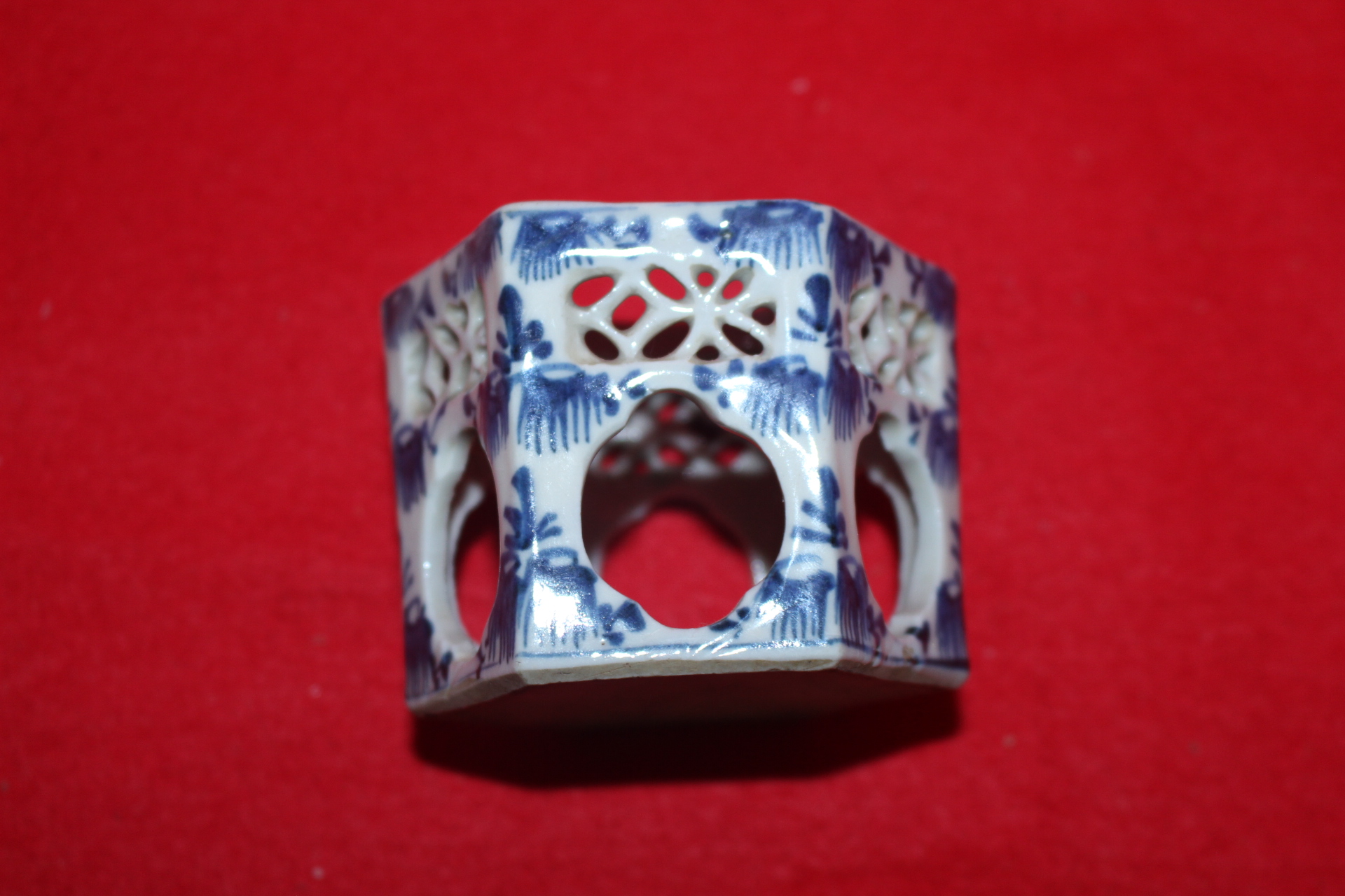 100년이상된 청화백자 투각향완