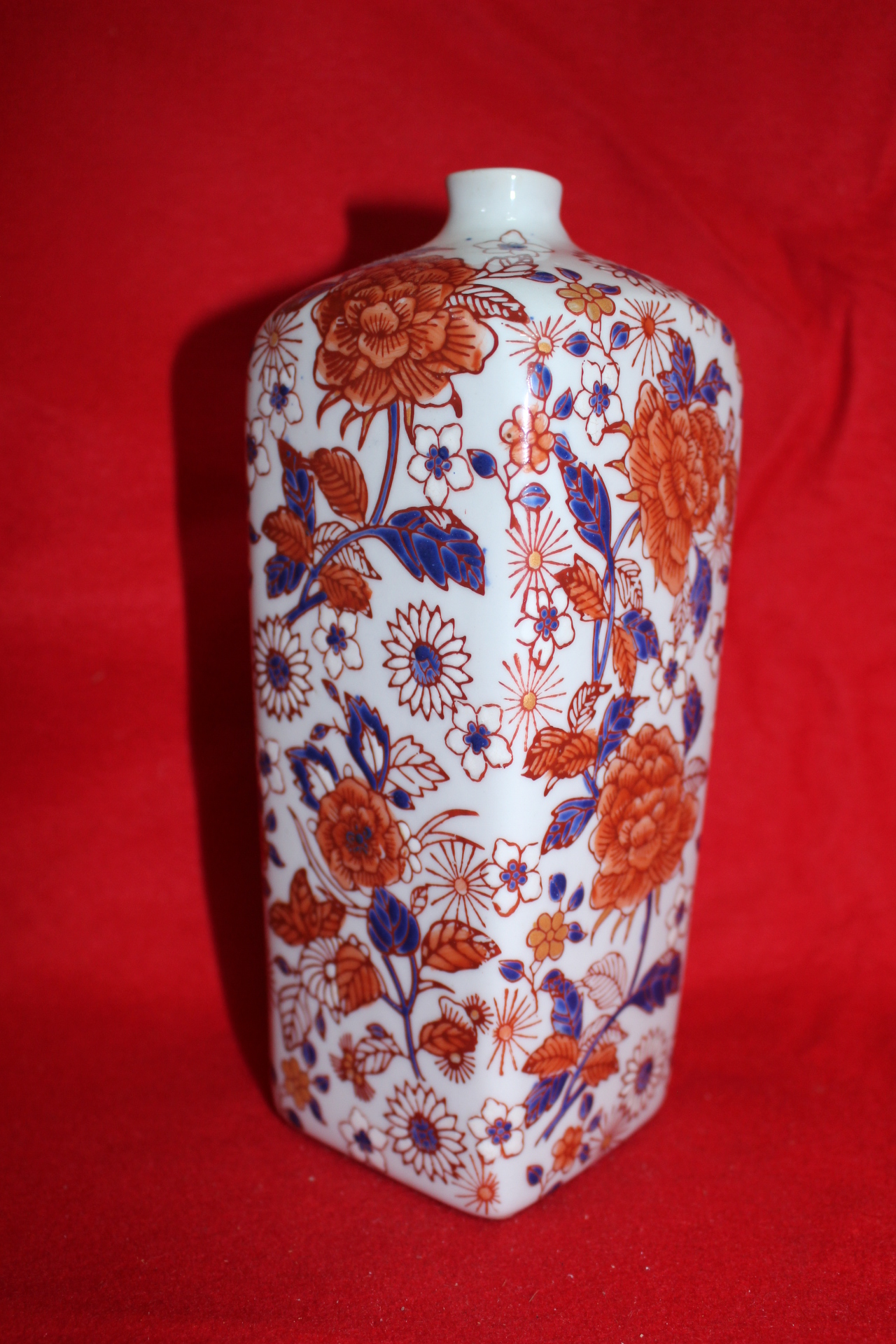 연대가좋은 진사백자화문 사각호