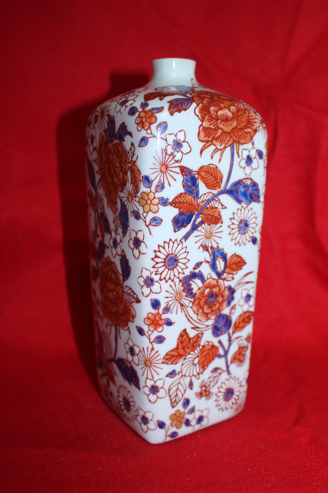 연대가좋은 진사백자화문 사각호