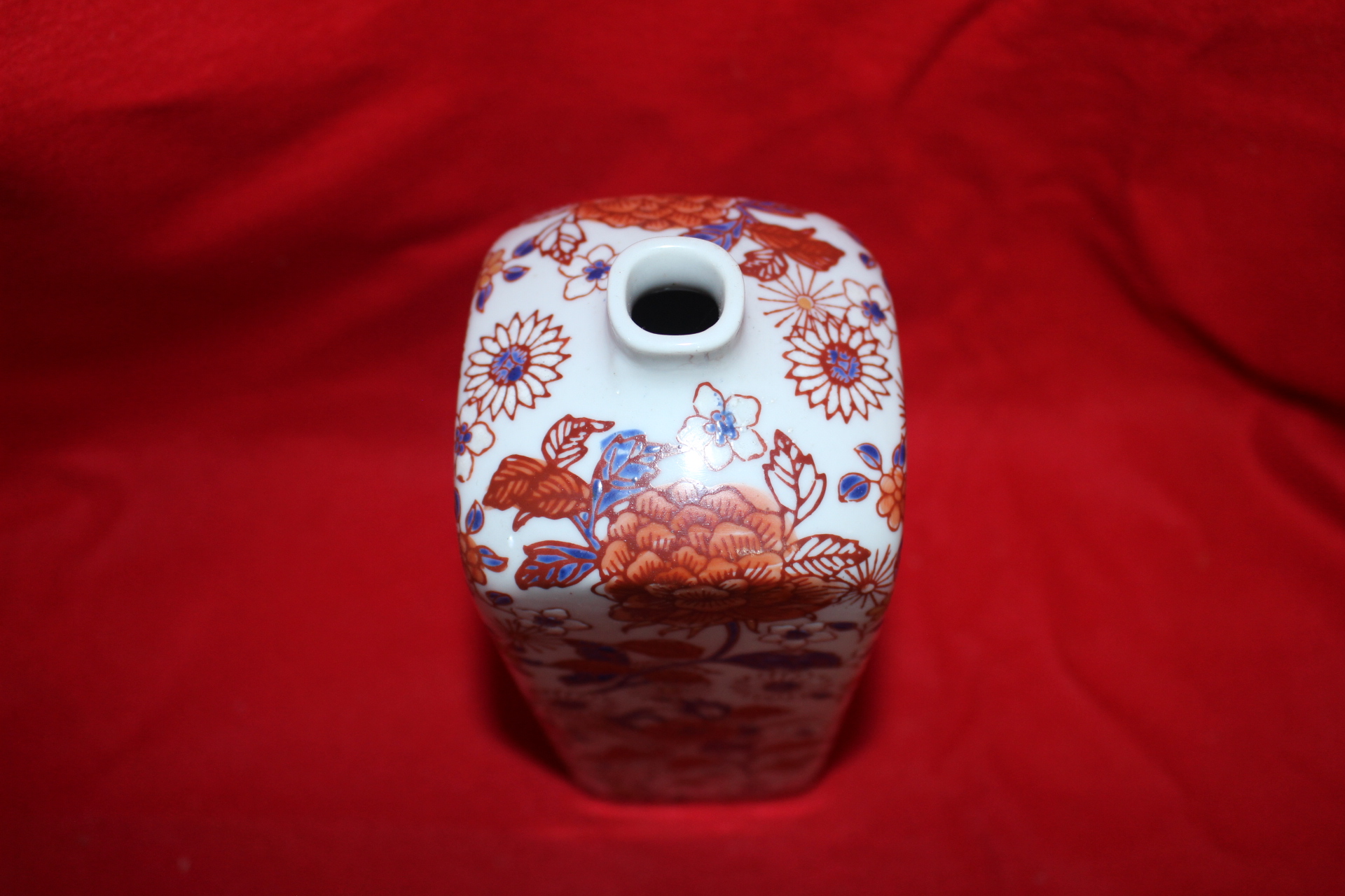 연대가좋은 진사백자화문 사각호