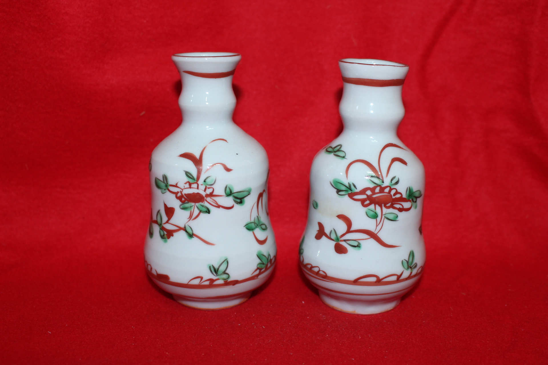 진사백자 초화문 주병 2점