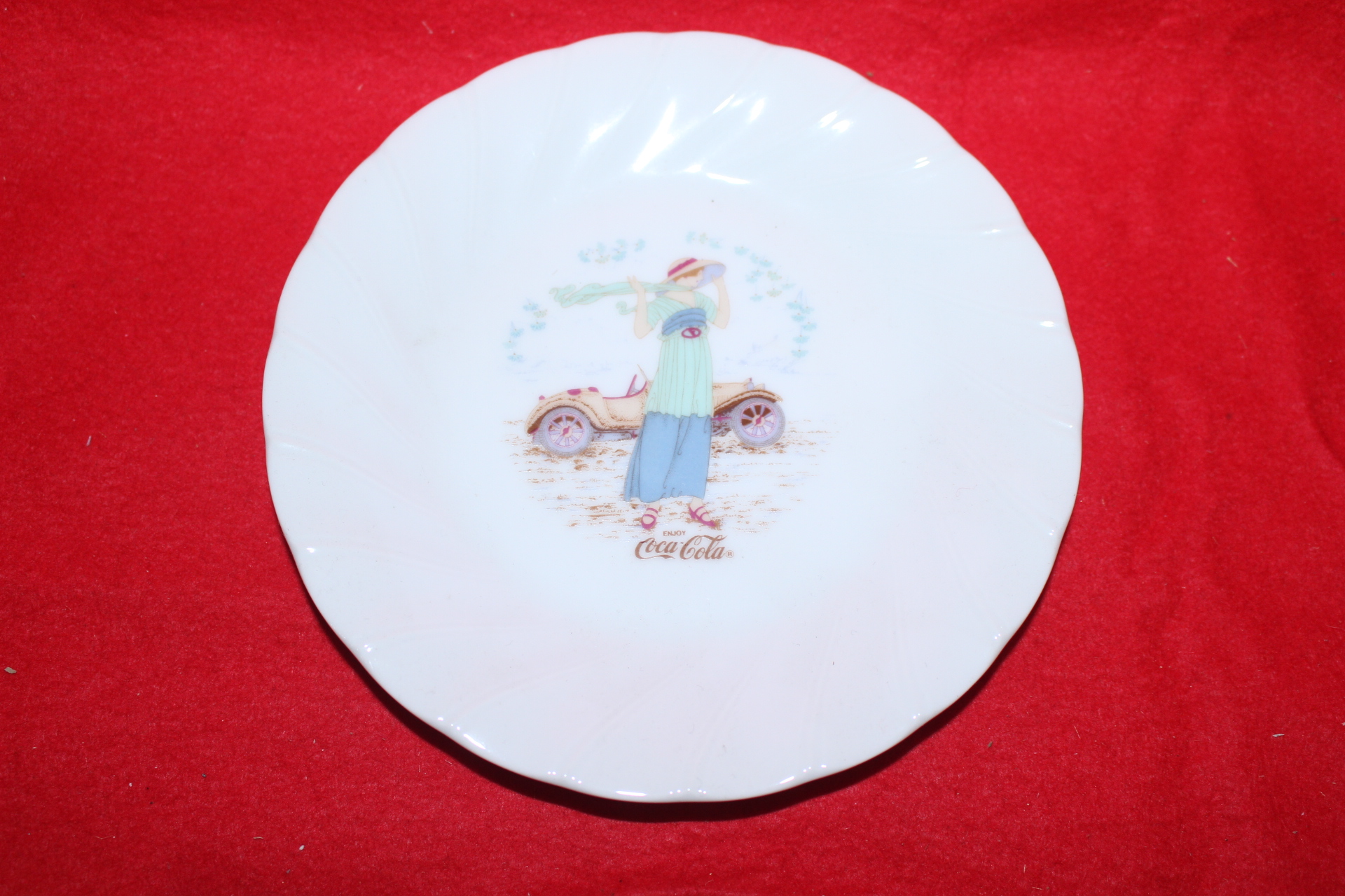 근대사 코카콜라 여인그림이 있는 본챠이나완 2점