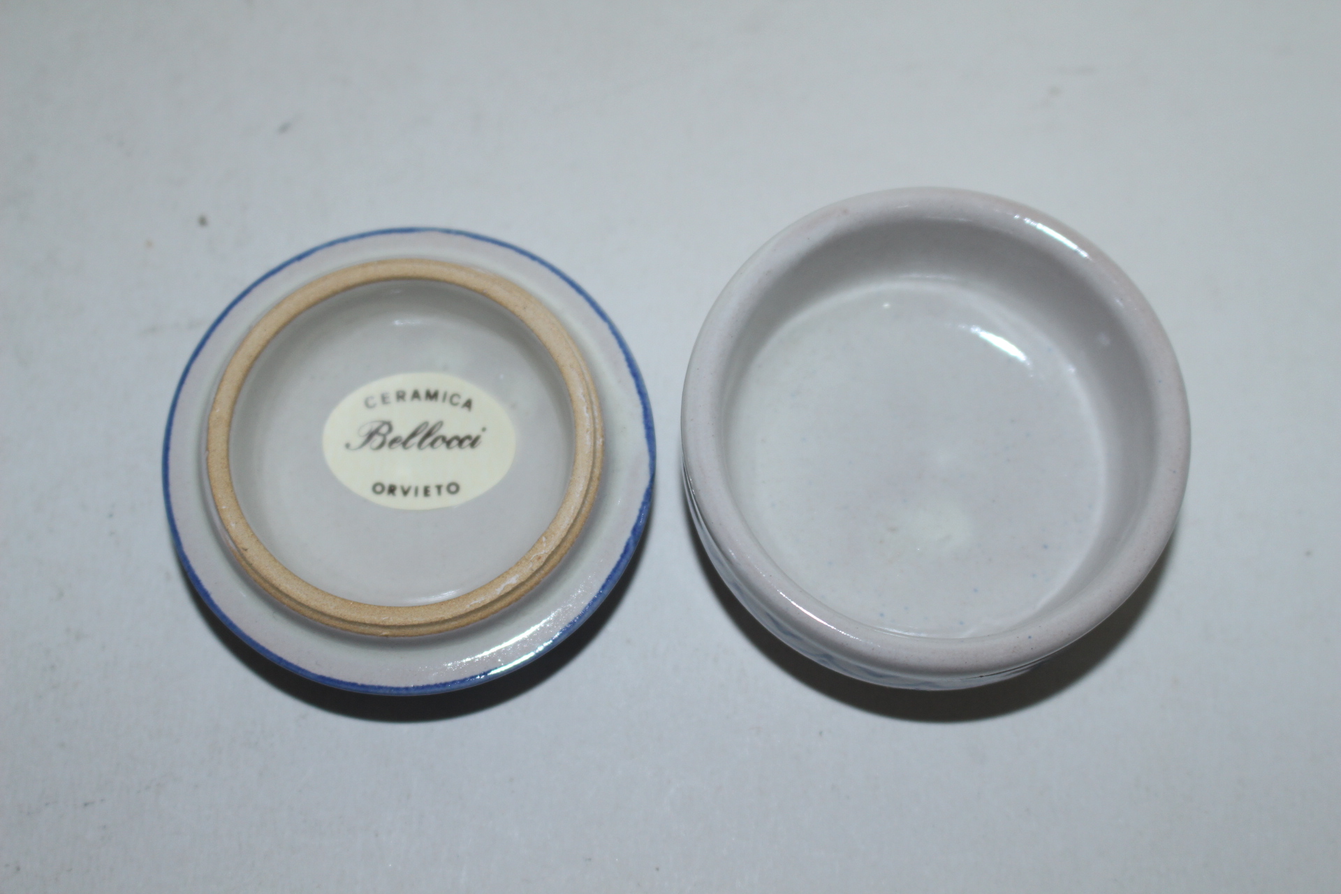 유럽산 청화백자 화문 향합