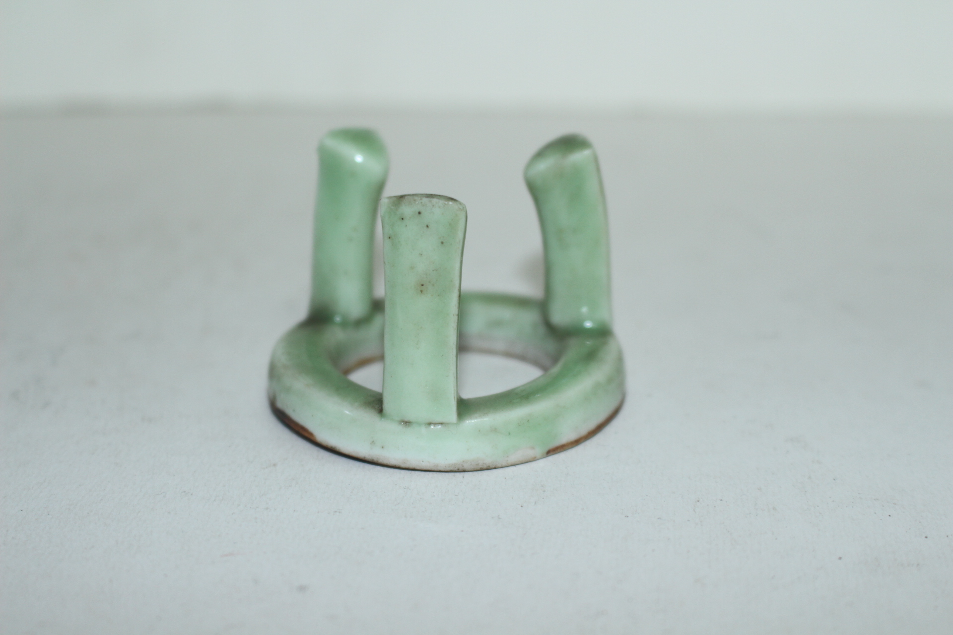 연대가좋은 청자 삼족받침 차도구