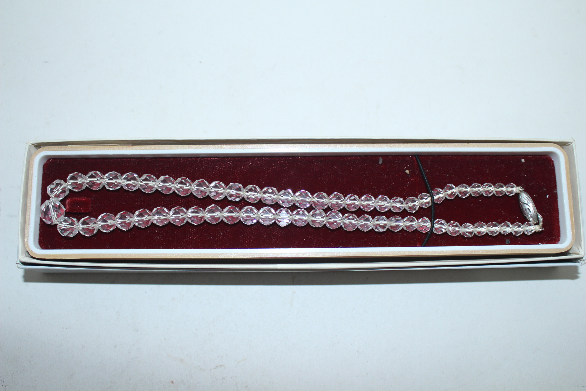 천연 수정에 순은화문이음새가 있는 목걸이