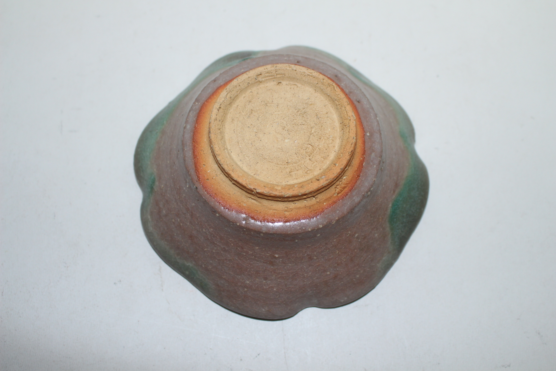 청자 청화채철화화문 화형완