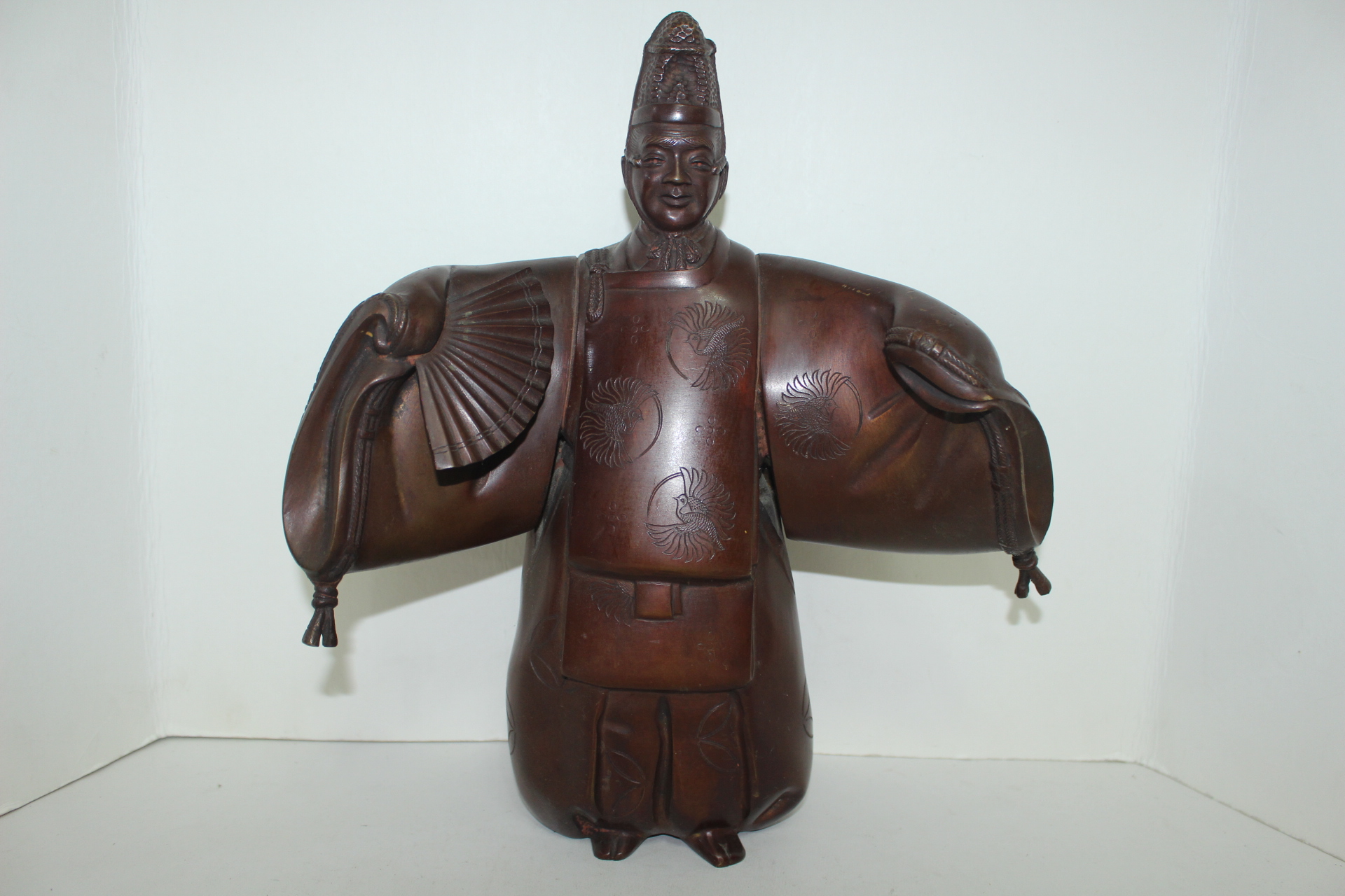 묵직한 청동통으로된 청동브론즈 인물 조각상