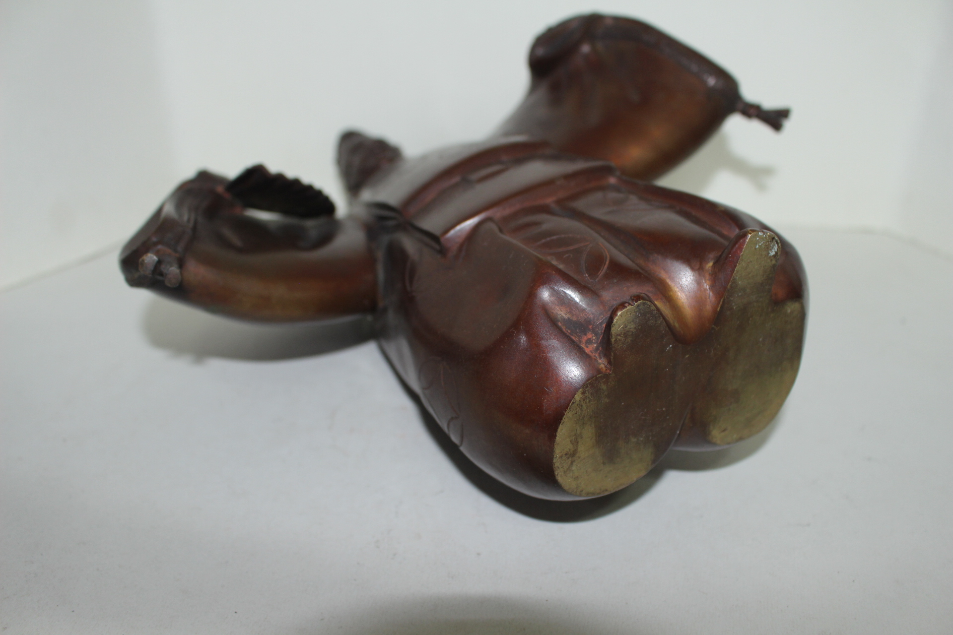 묵직한 청동통으로된 청동브론즈 인물 조각상