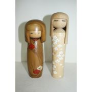 나무로된 여인 인형 2점