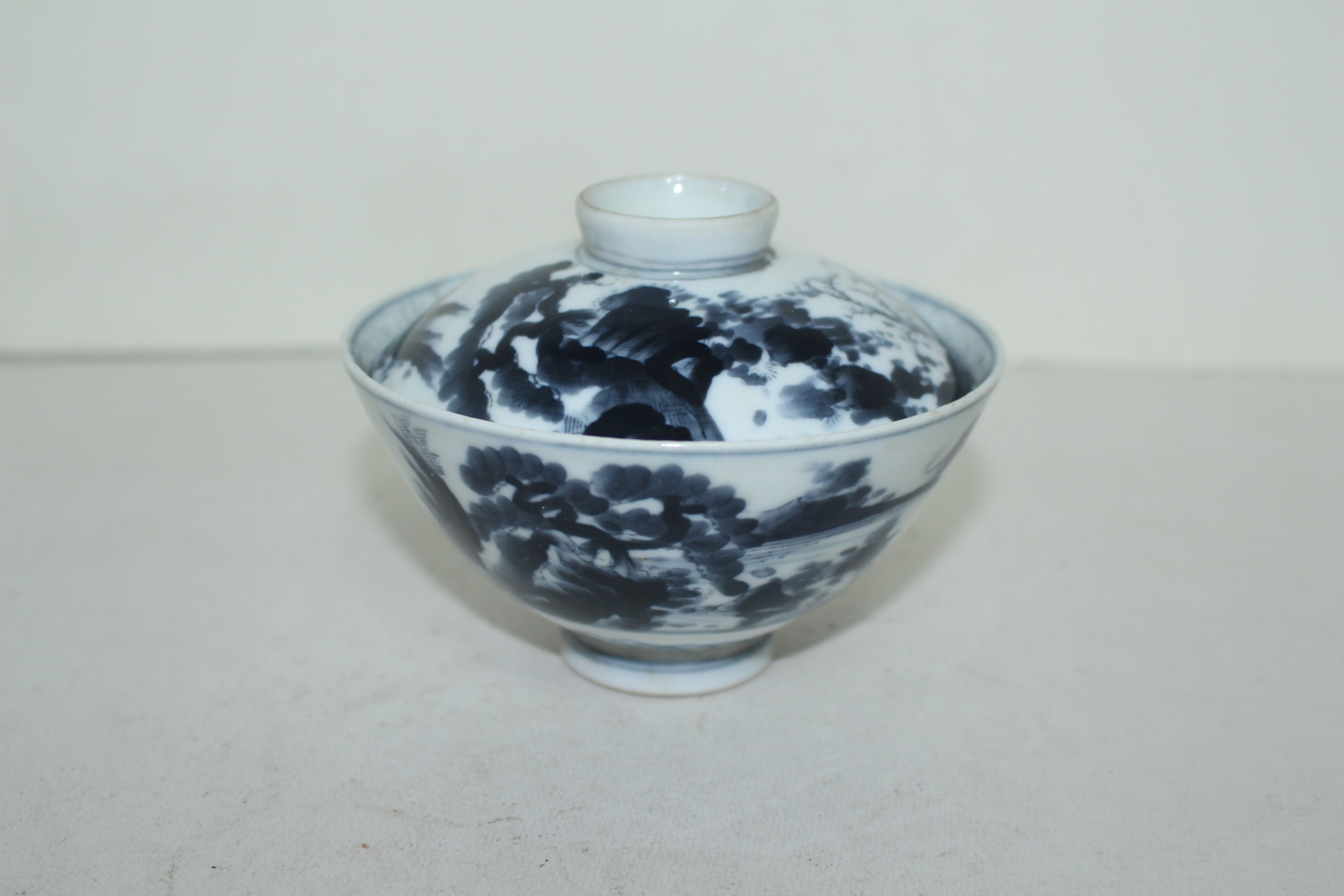 100년이상된 이마리 청화백자산수문 개완