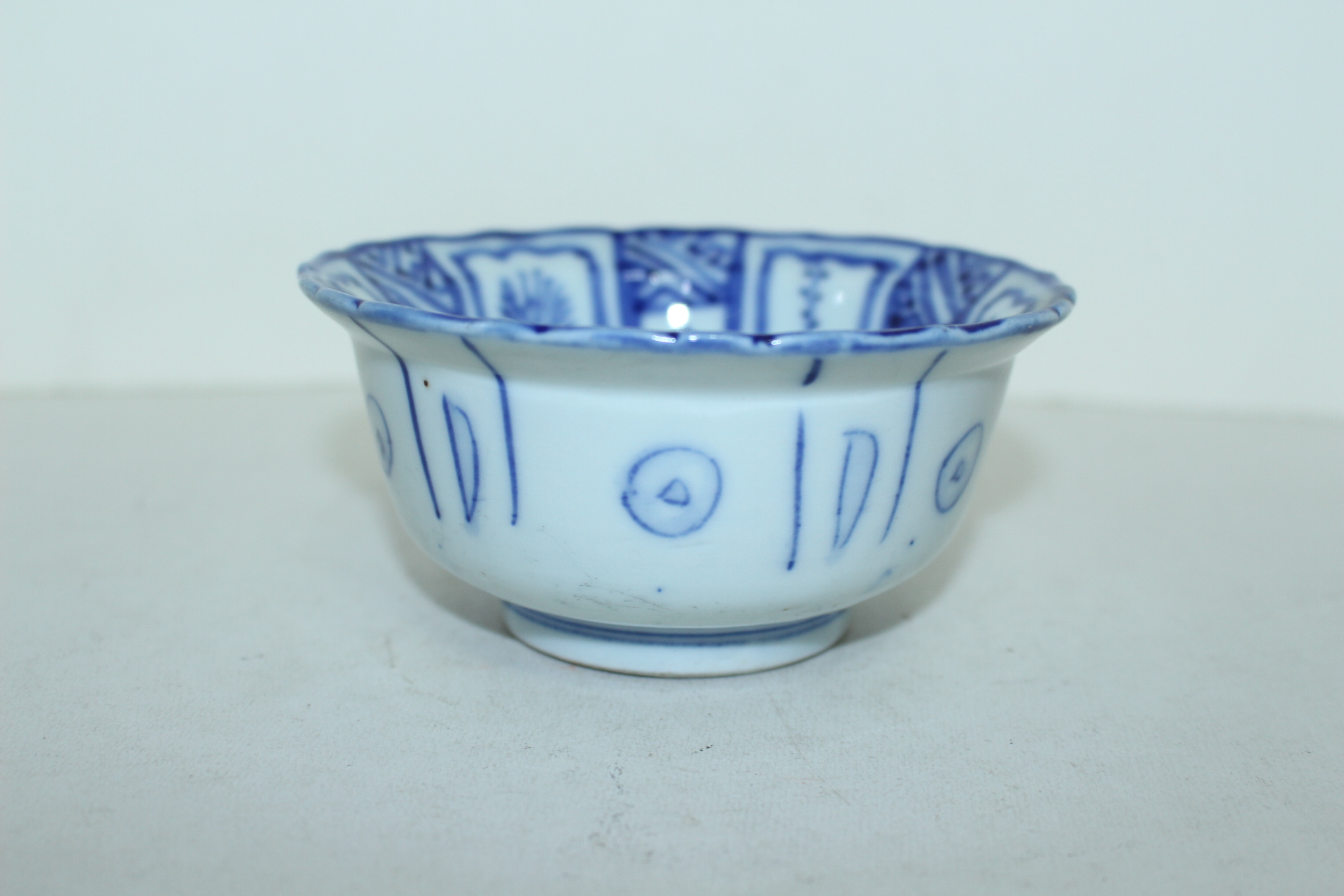 100년이상된 청화백자 동자화문 화형완