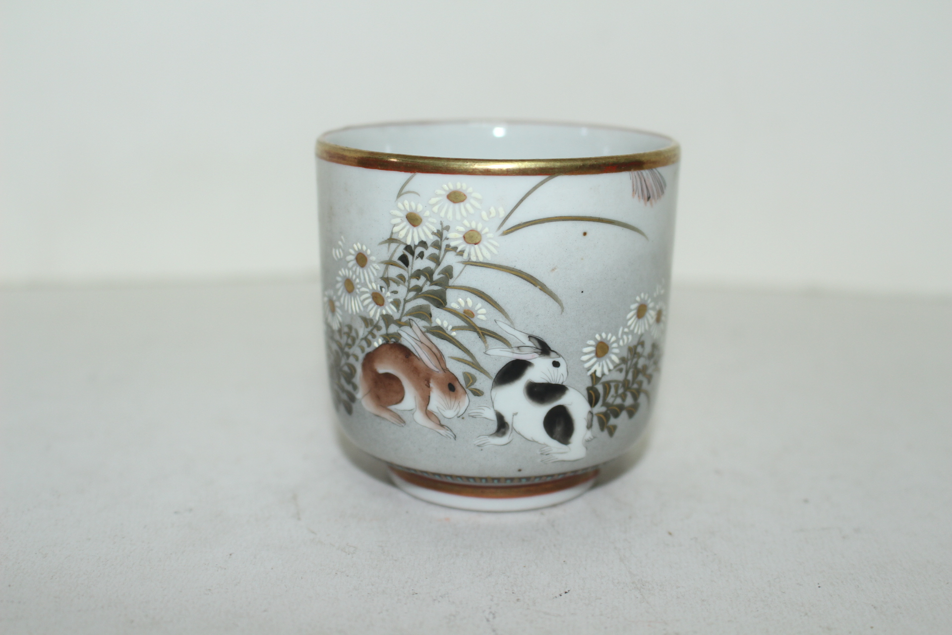 100년이상된 구다니 철화백자토끼문 잔