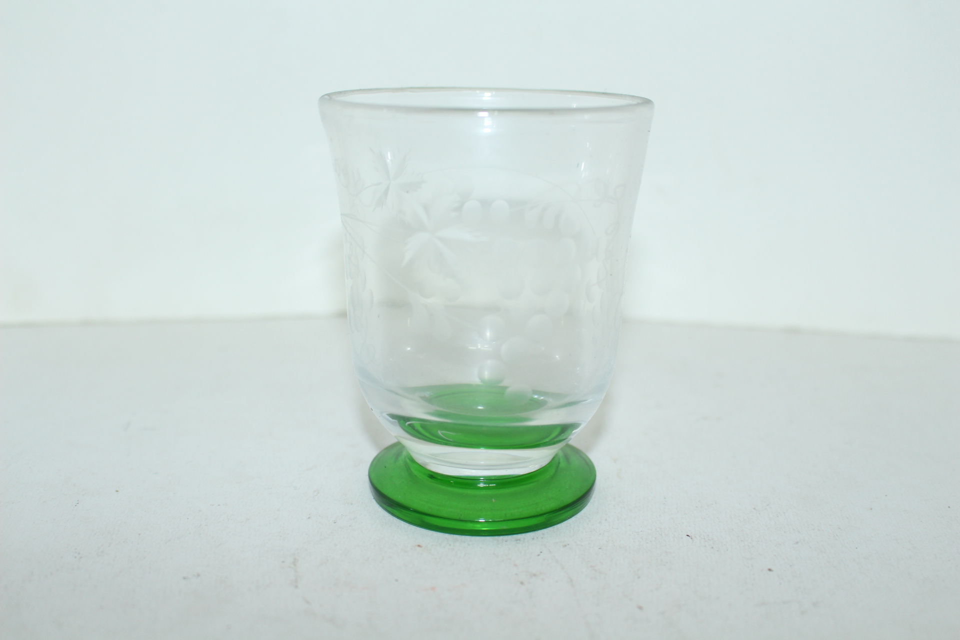 채색유리 음각화문 잔