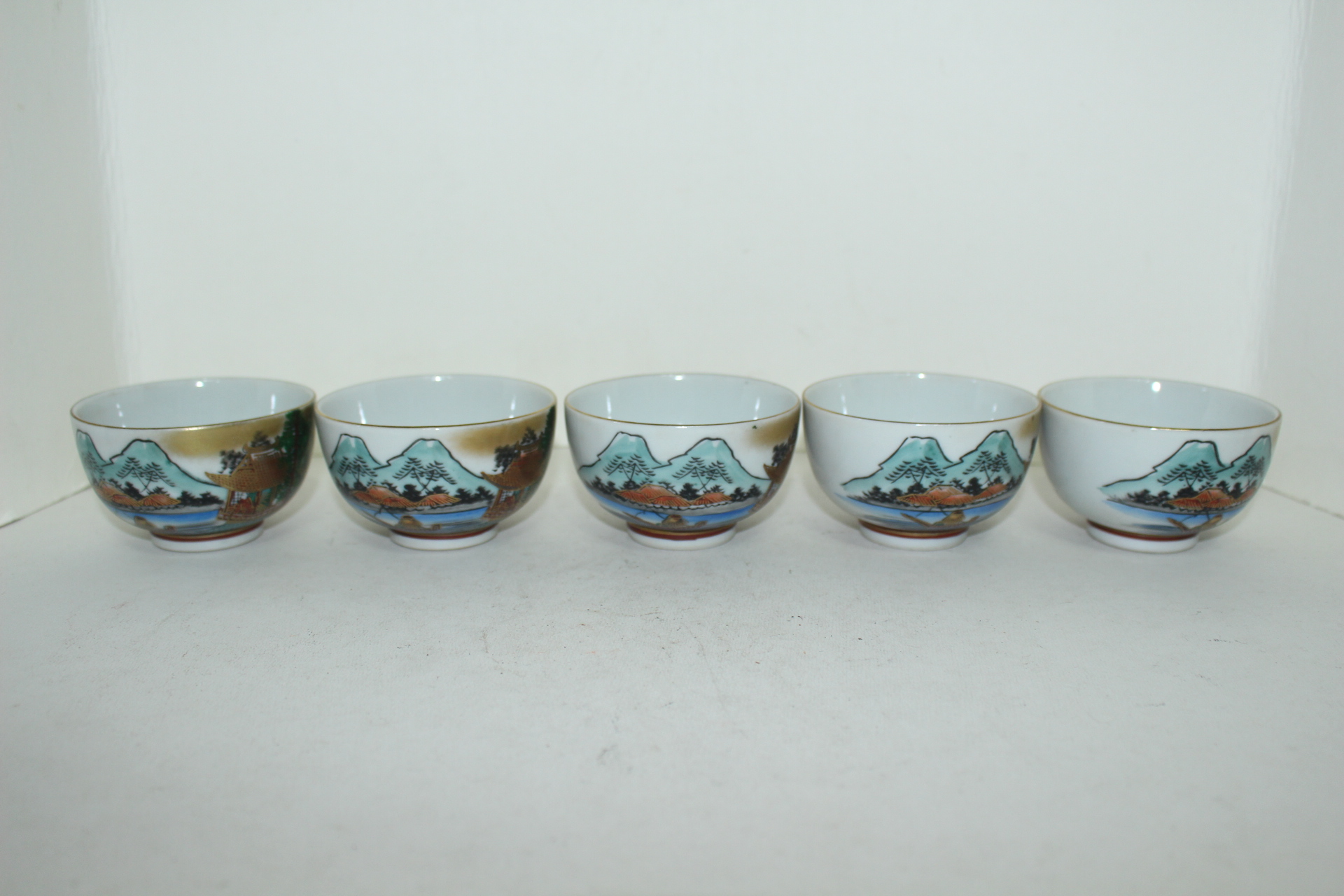 연대가좋은 구다니 청화백자진사금채산수문 잔 5점