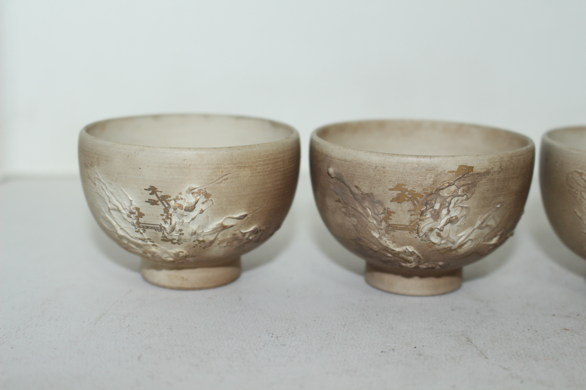 명품-청자금채양각산수문 잔 4점