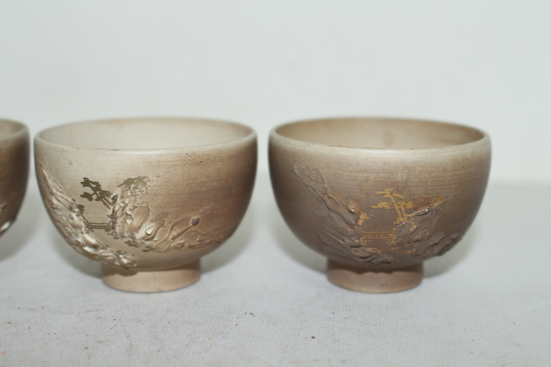 명품-청자금채양각산수문 잔 4점