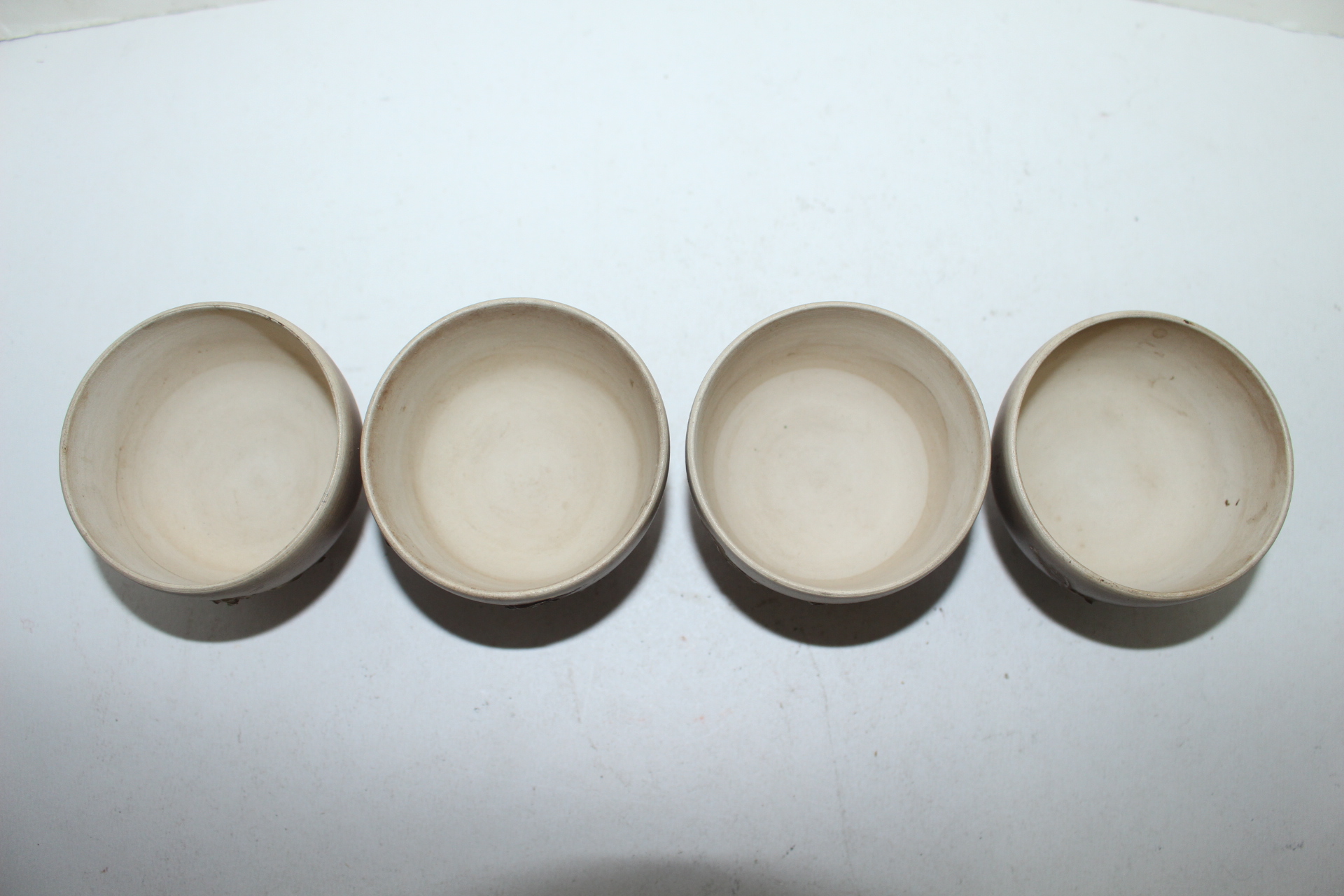 명품-청자금채양각산수문 잔 4점