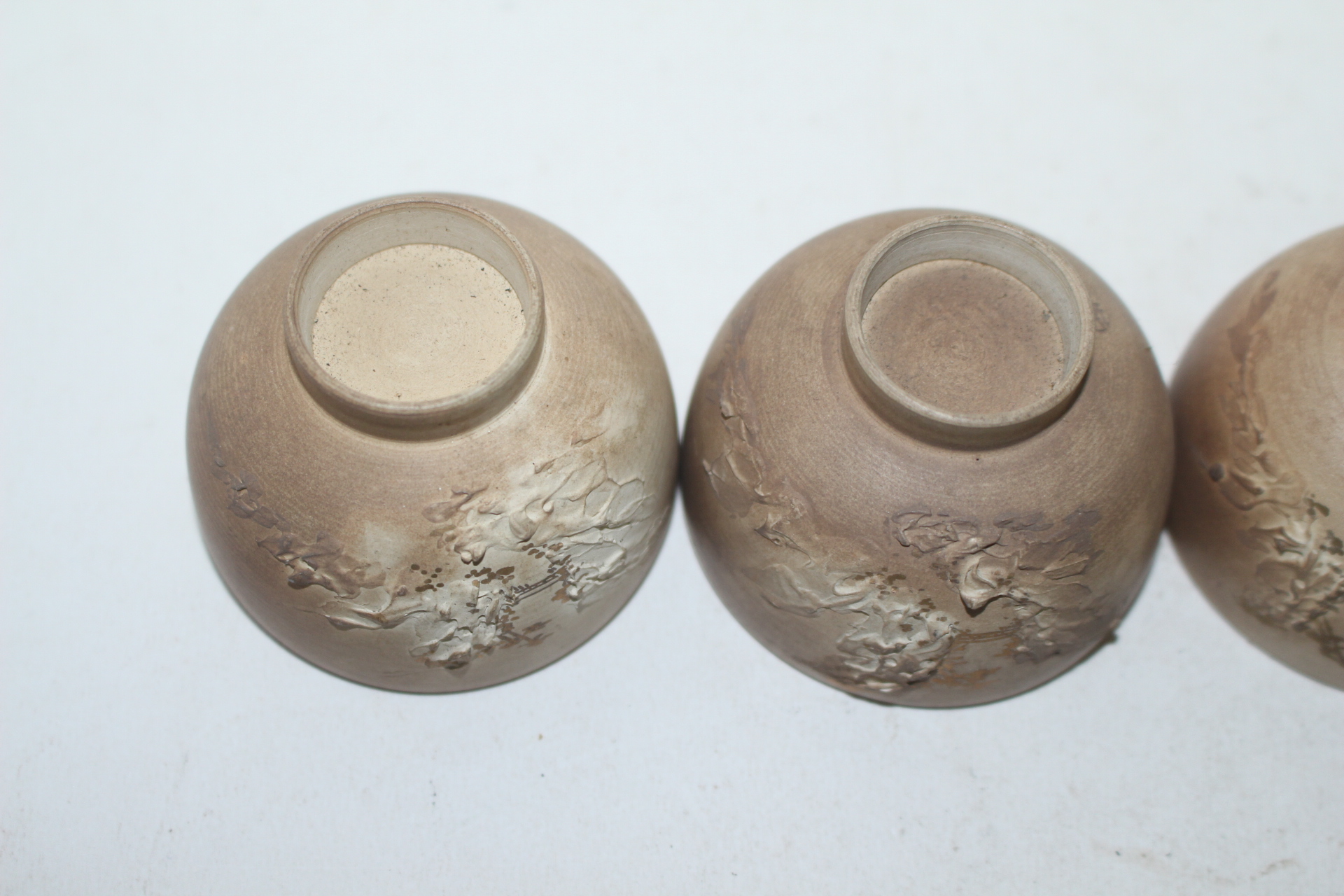 명품-청자금채양각산수문 잔 4점