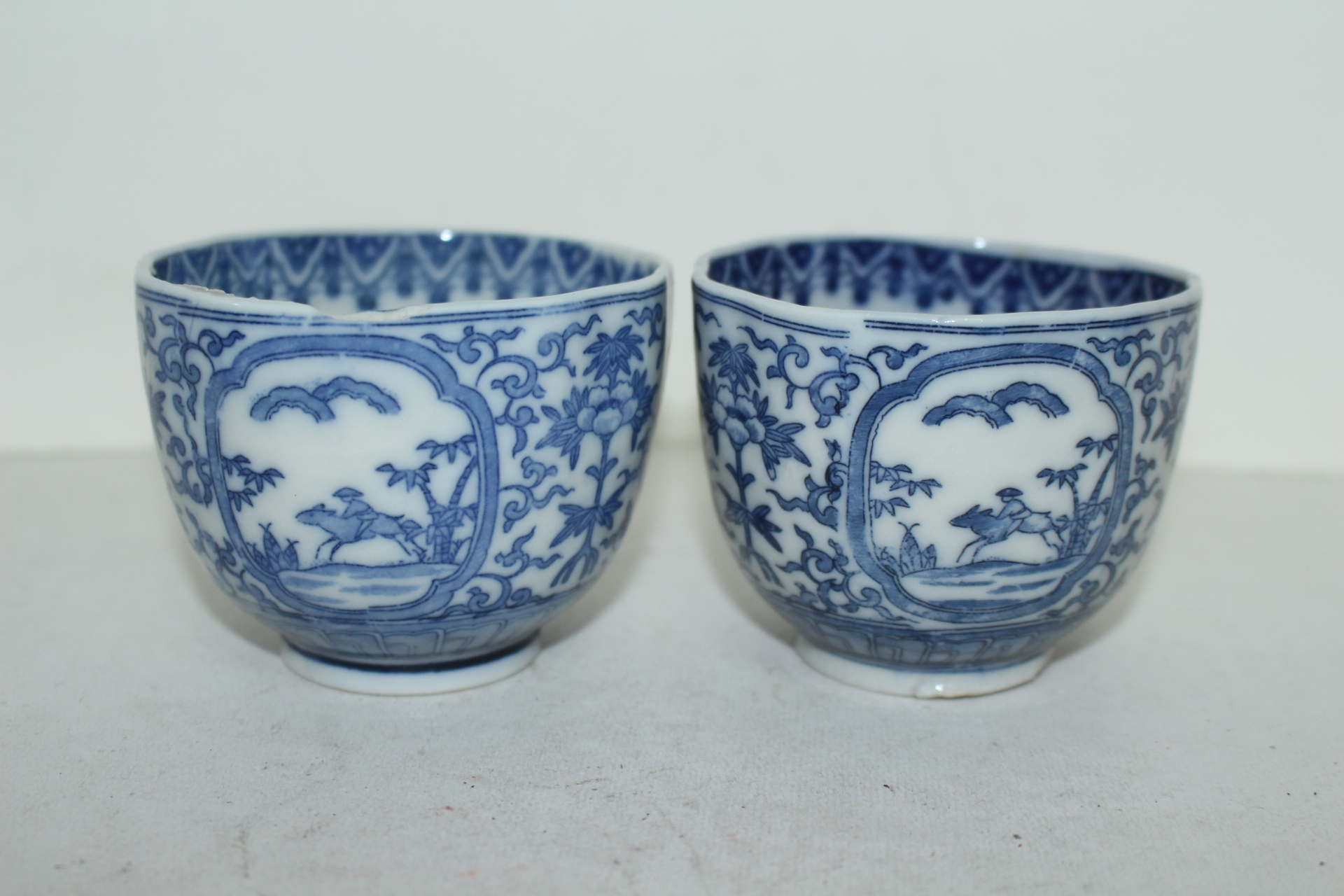 연대가좋은 청화백자산수마문 화형잔 3점