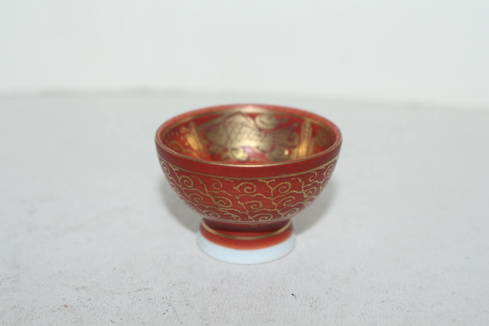 구다니 영락(永樂) 진사백자금채어문 잔