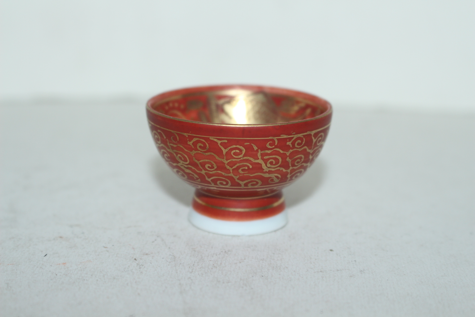 구다니 영락(永樂) 진사백자금채어문 잔