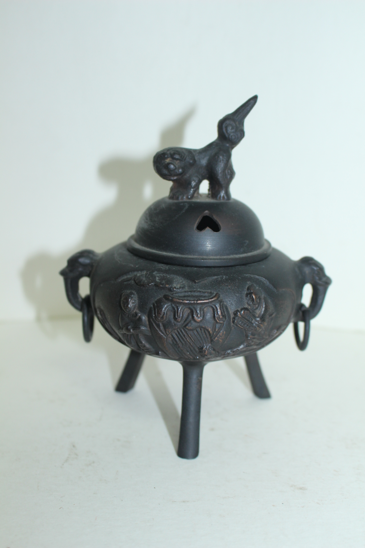 연대가좋은 청동으로된 해태용이귀삼족 향로