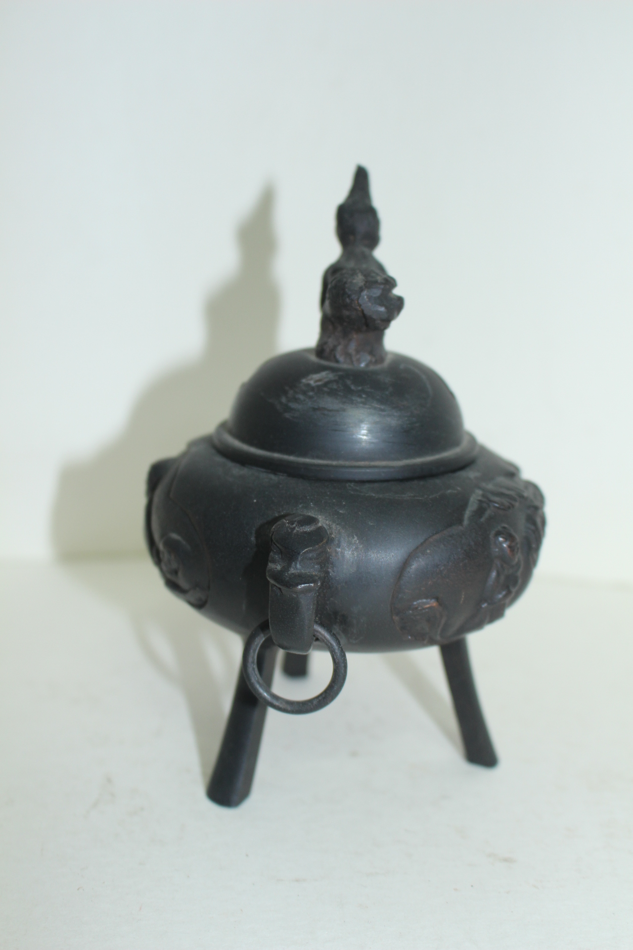 연대가좋은 청동으로된 해태용이귀삼족 향로